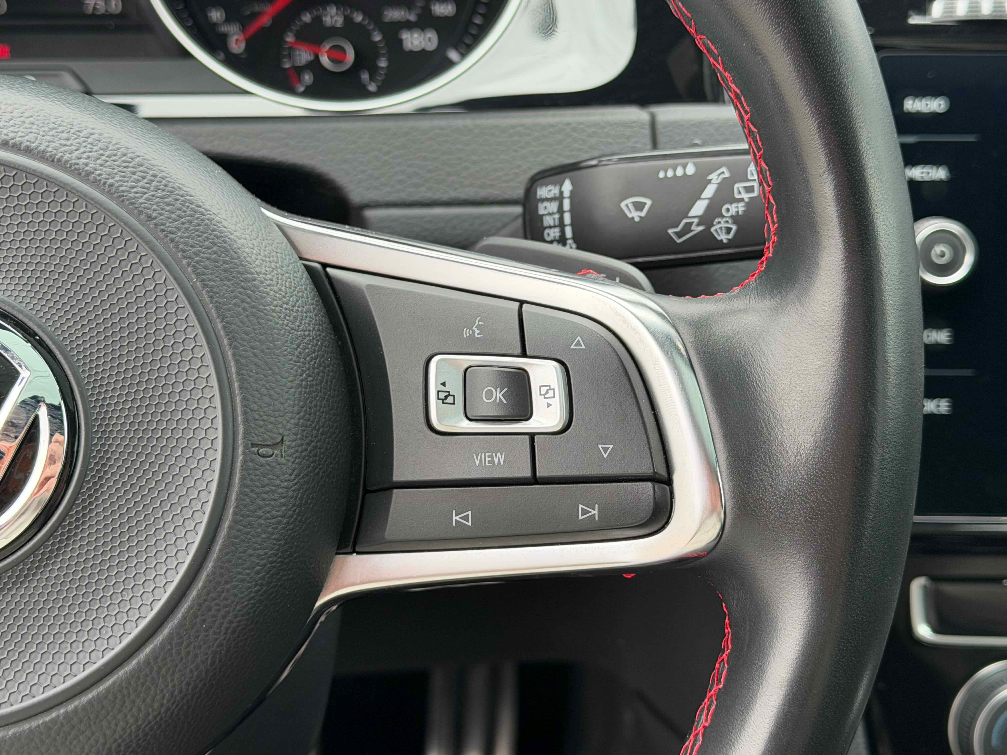2020 Volkswagen Golf GTI SE