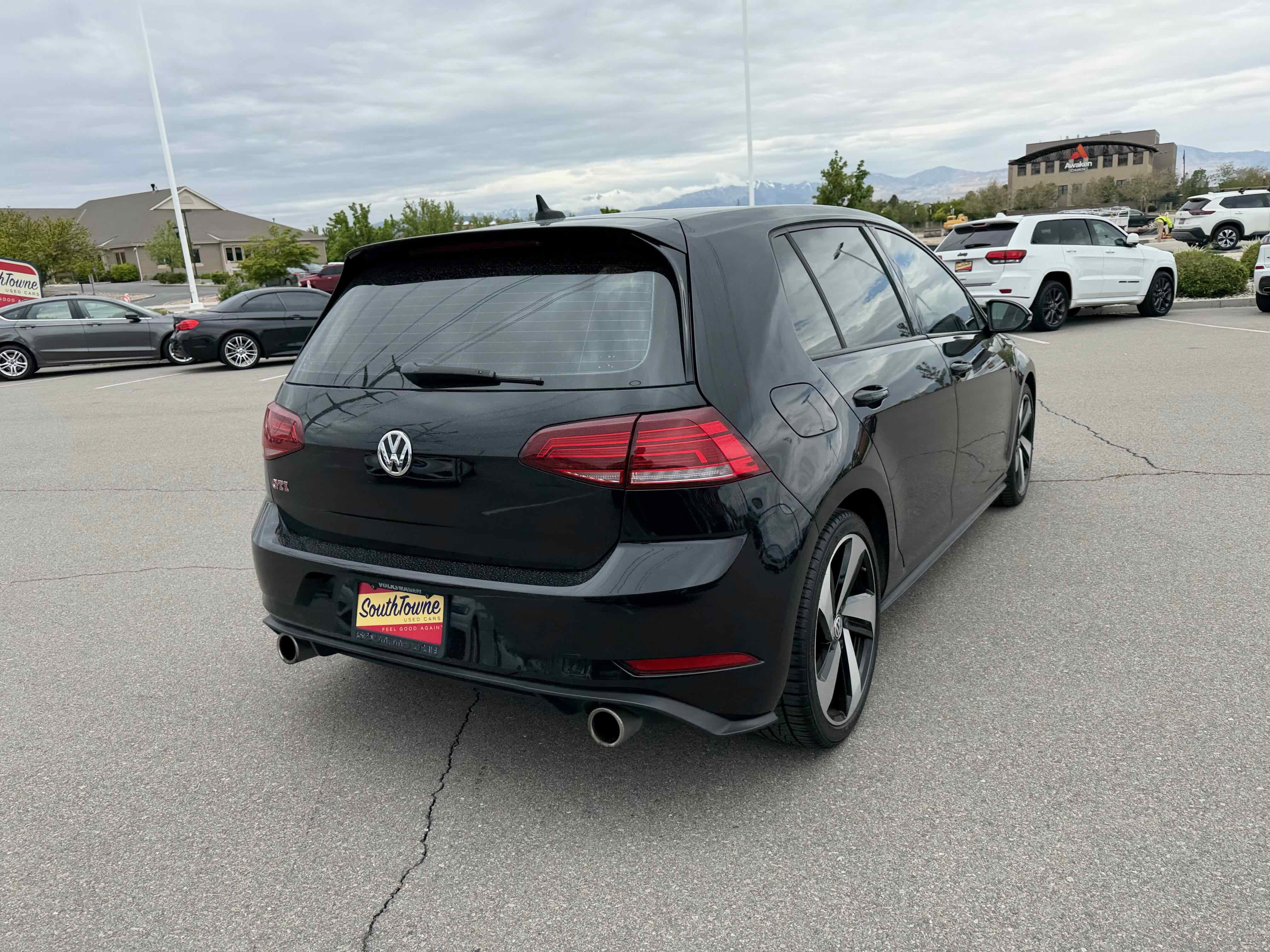 2020 Volkswagen Golf GTI SE