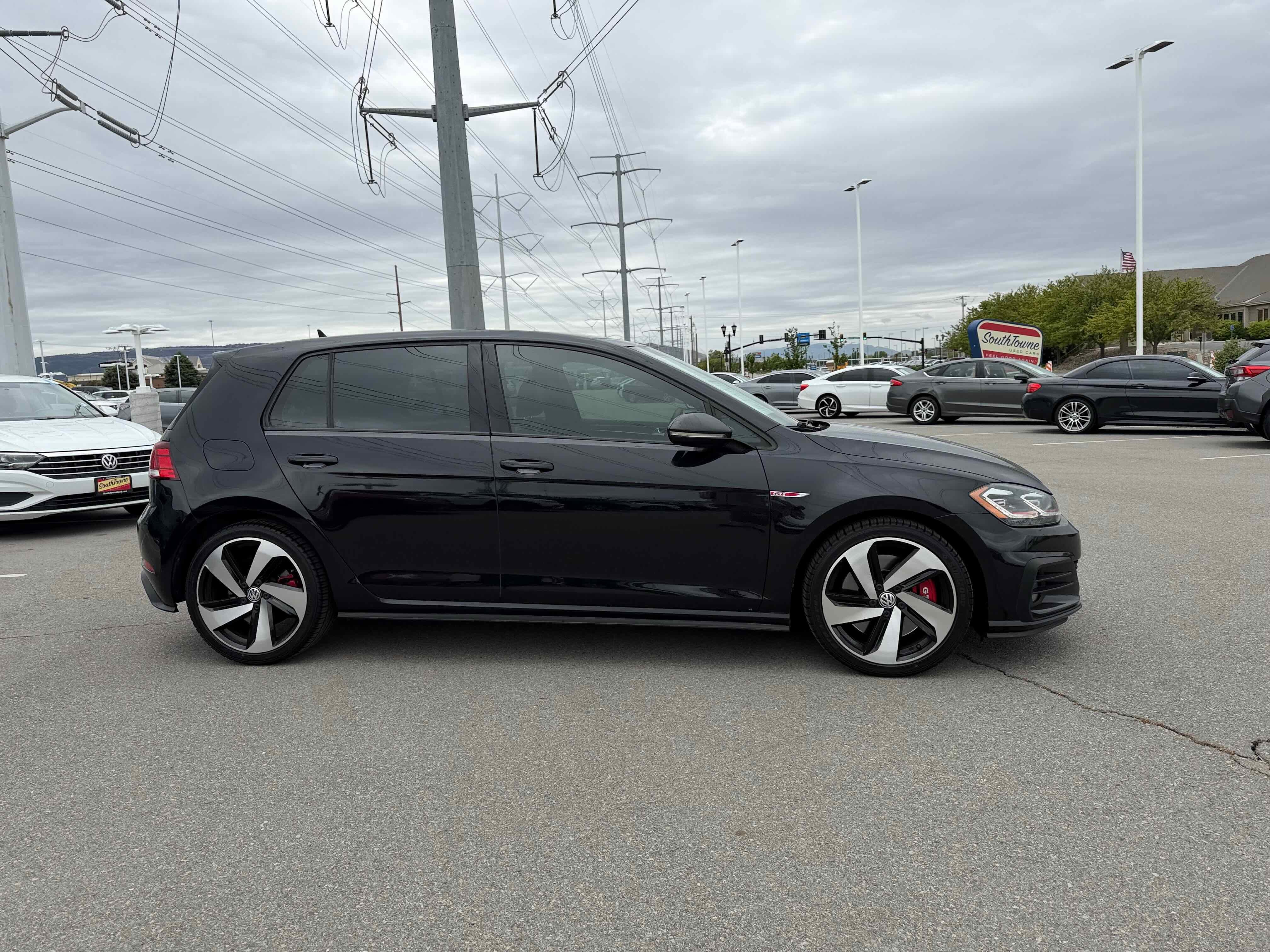 2020 Volkswagen Golf GTI SE