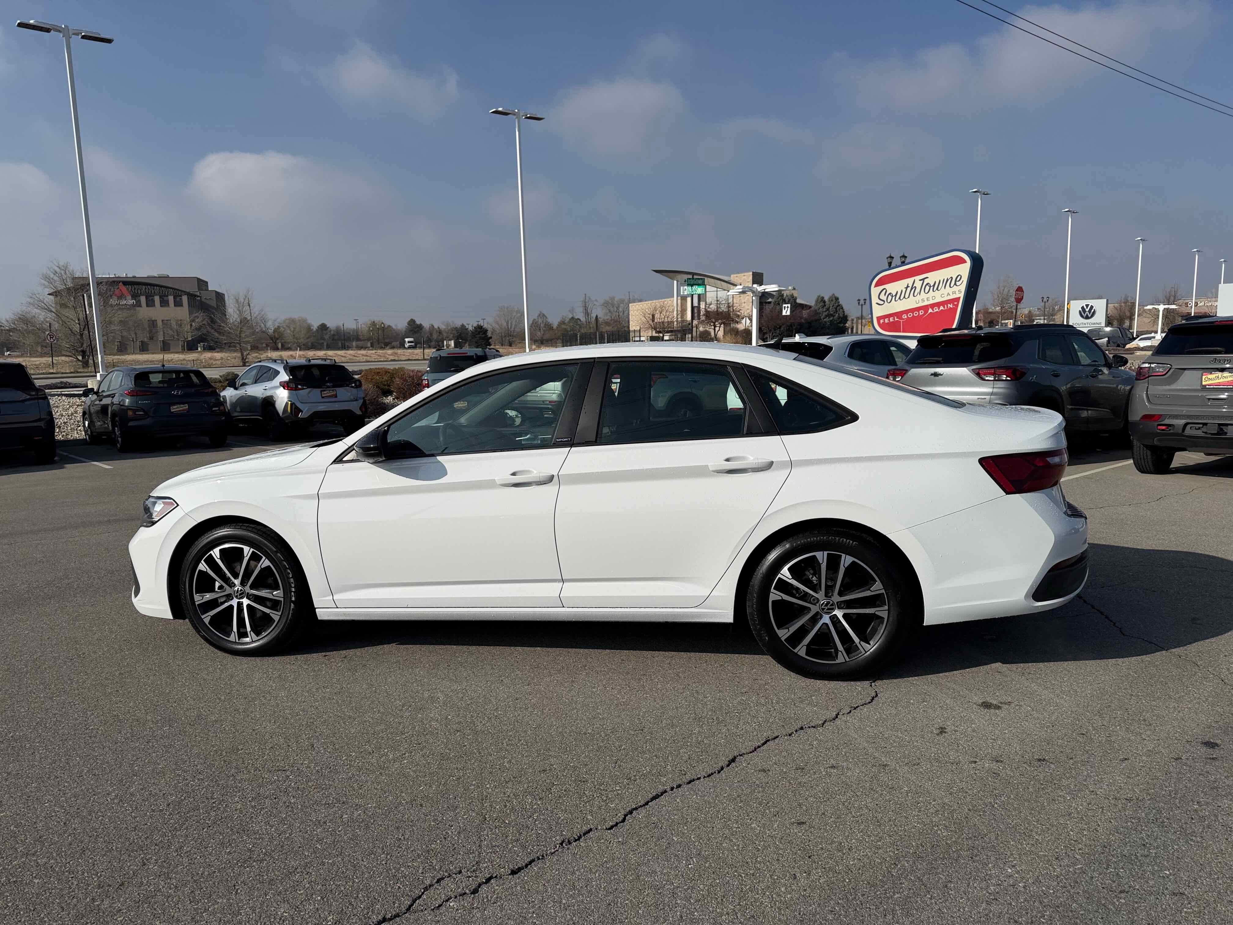 2023 Volkswagen Jetta Sport