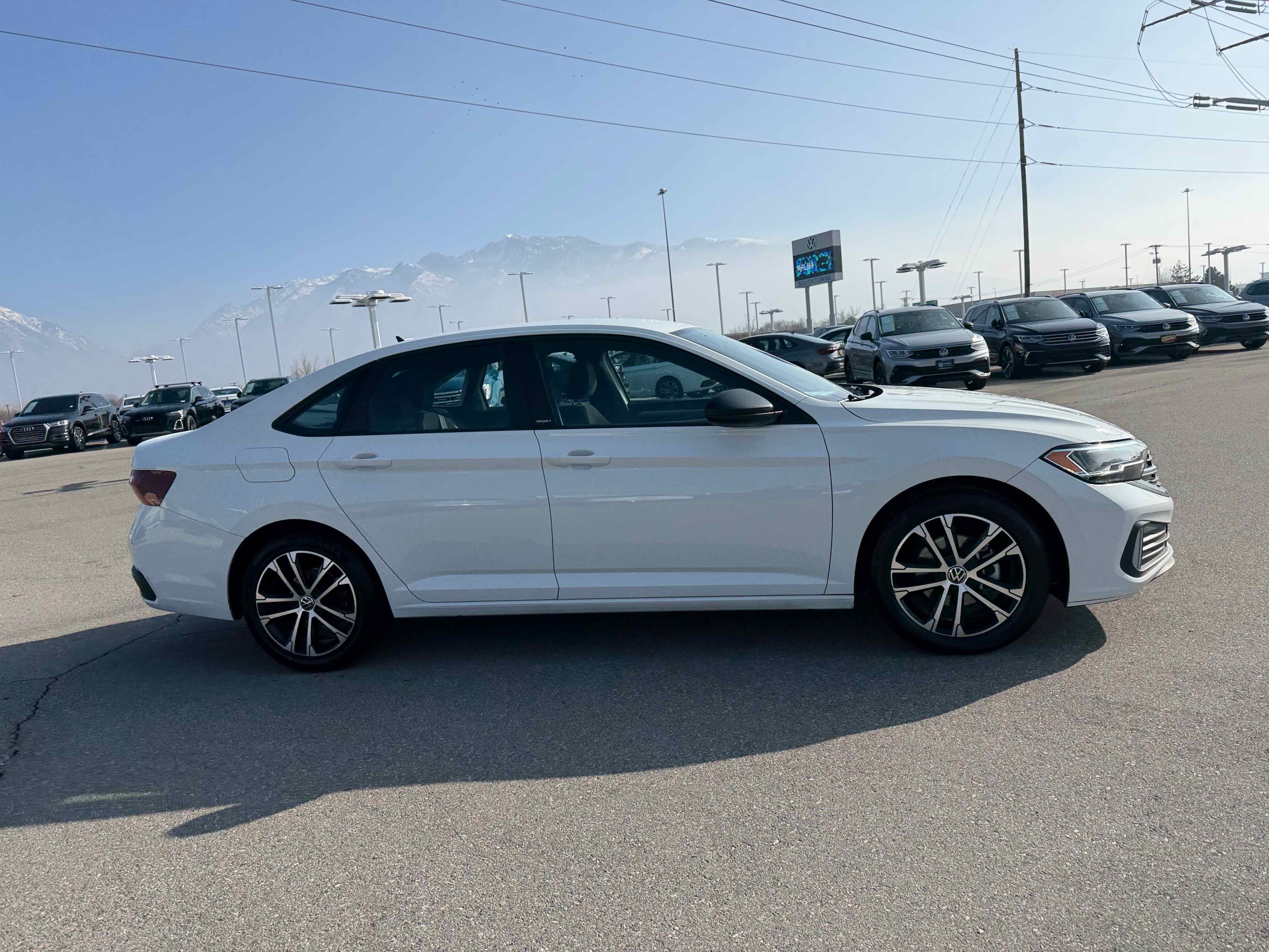 2023 Volkswagen Jetta Sport