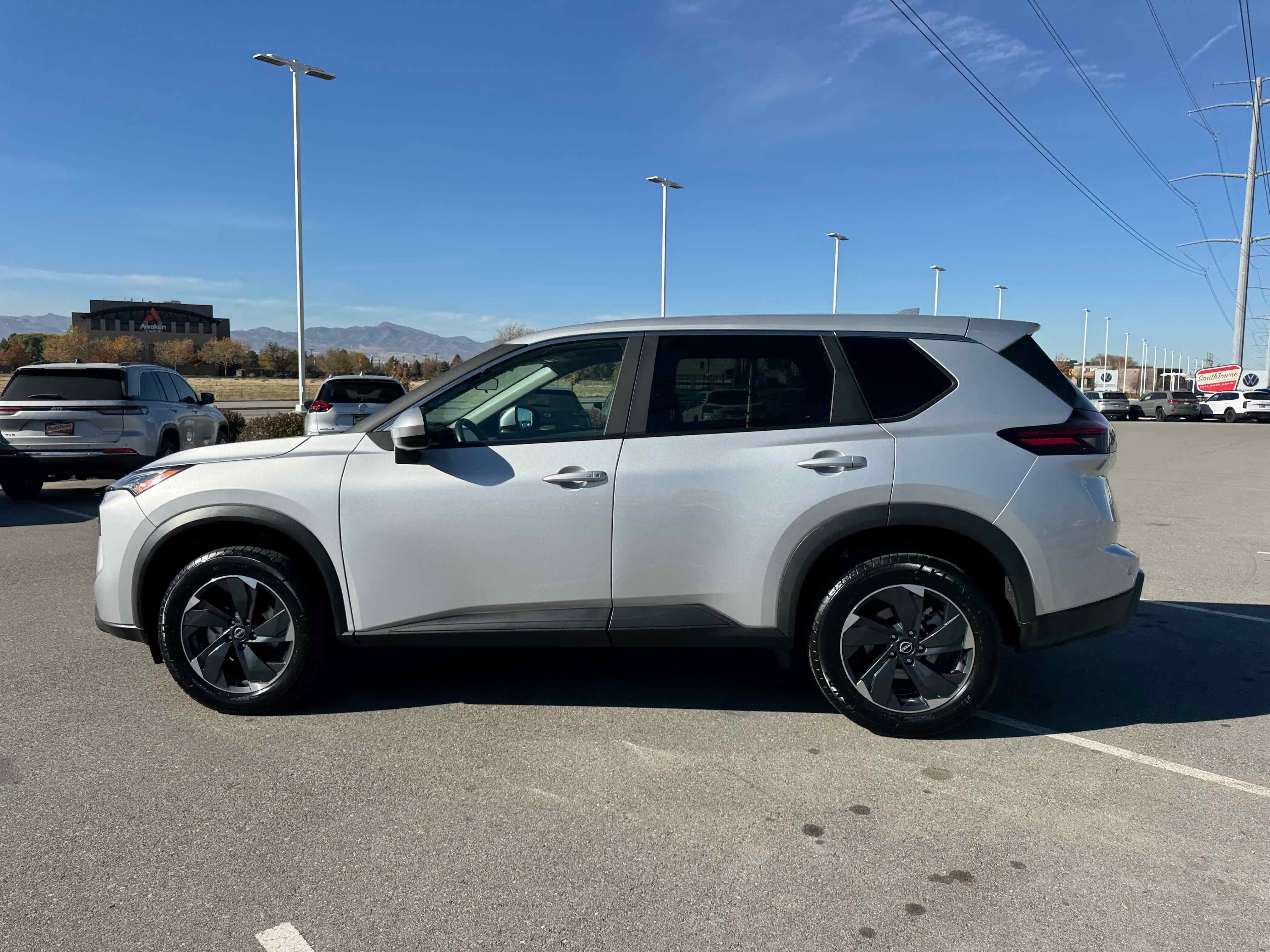 2024 Nissan Rogue SV