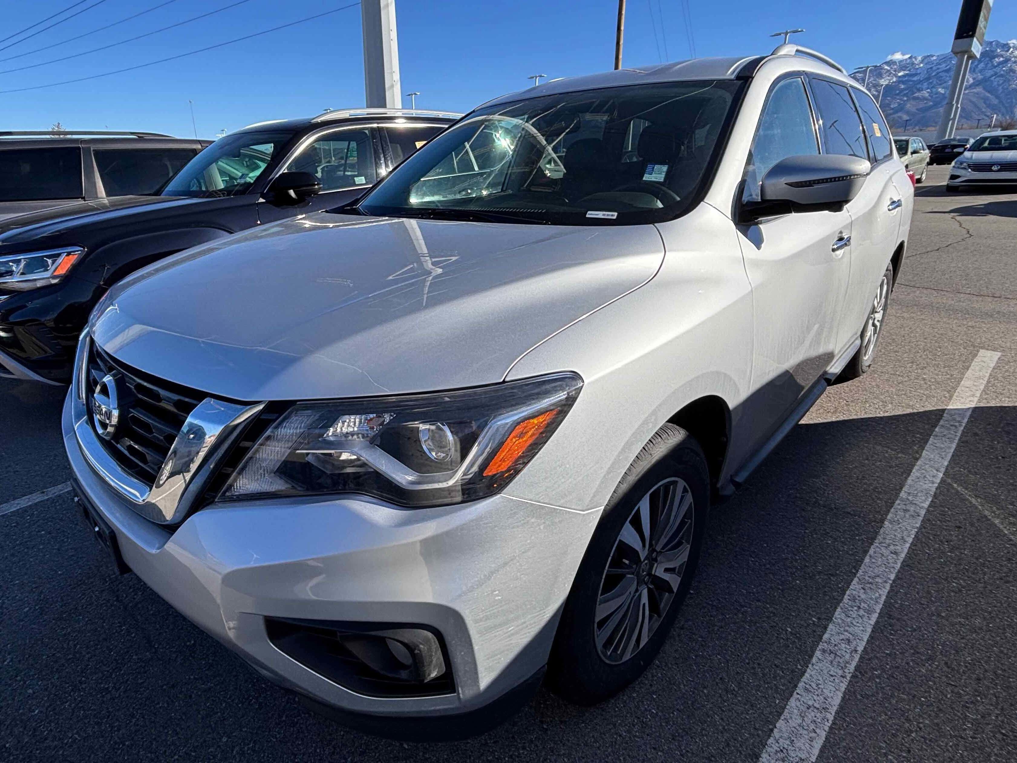 2019 Nissan Pathfinder SL