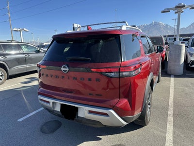 2024 Nissan Pathfinder SL