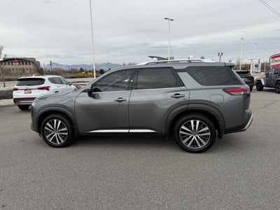 2022 Nissan Pathfinder Platinum