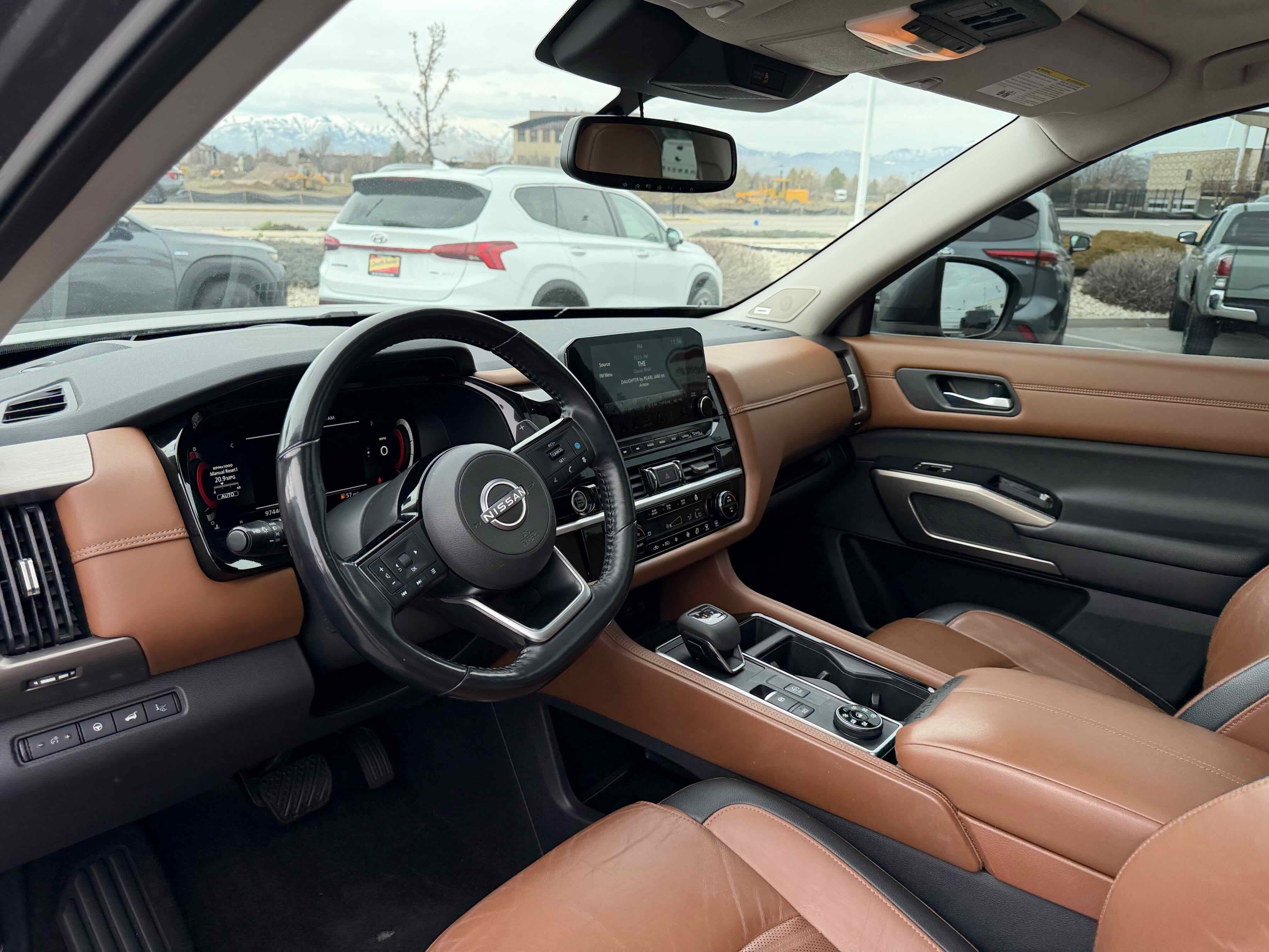 2022 Nissan Pathfinder Platinum