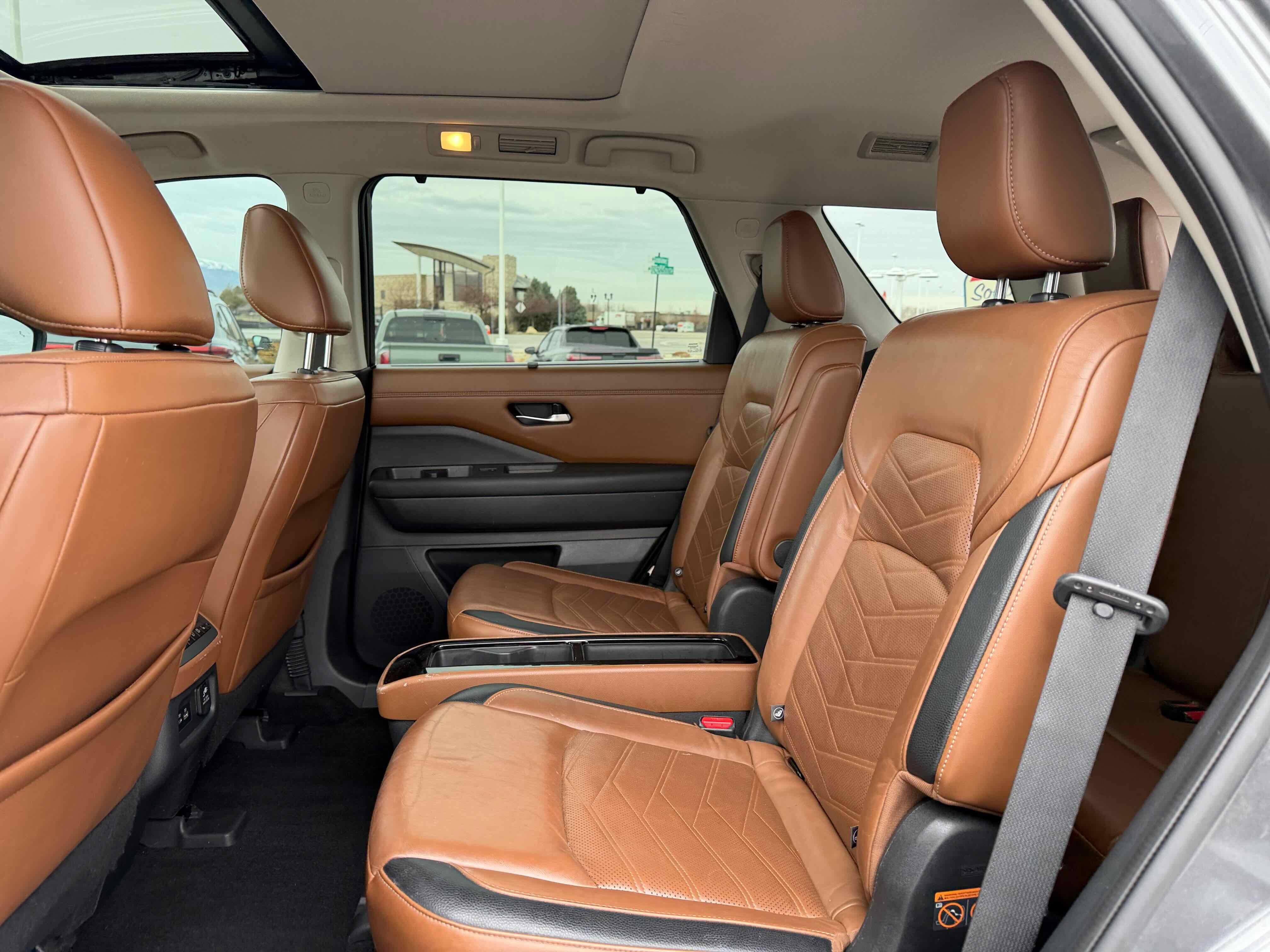 2022 Nissan Pathfinder Platinum