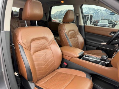 2022 Nissan Pathfinder Platinum