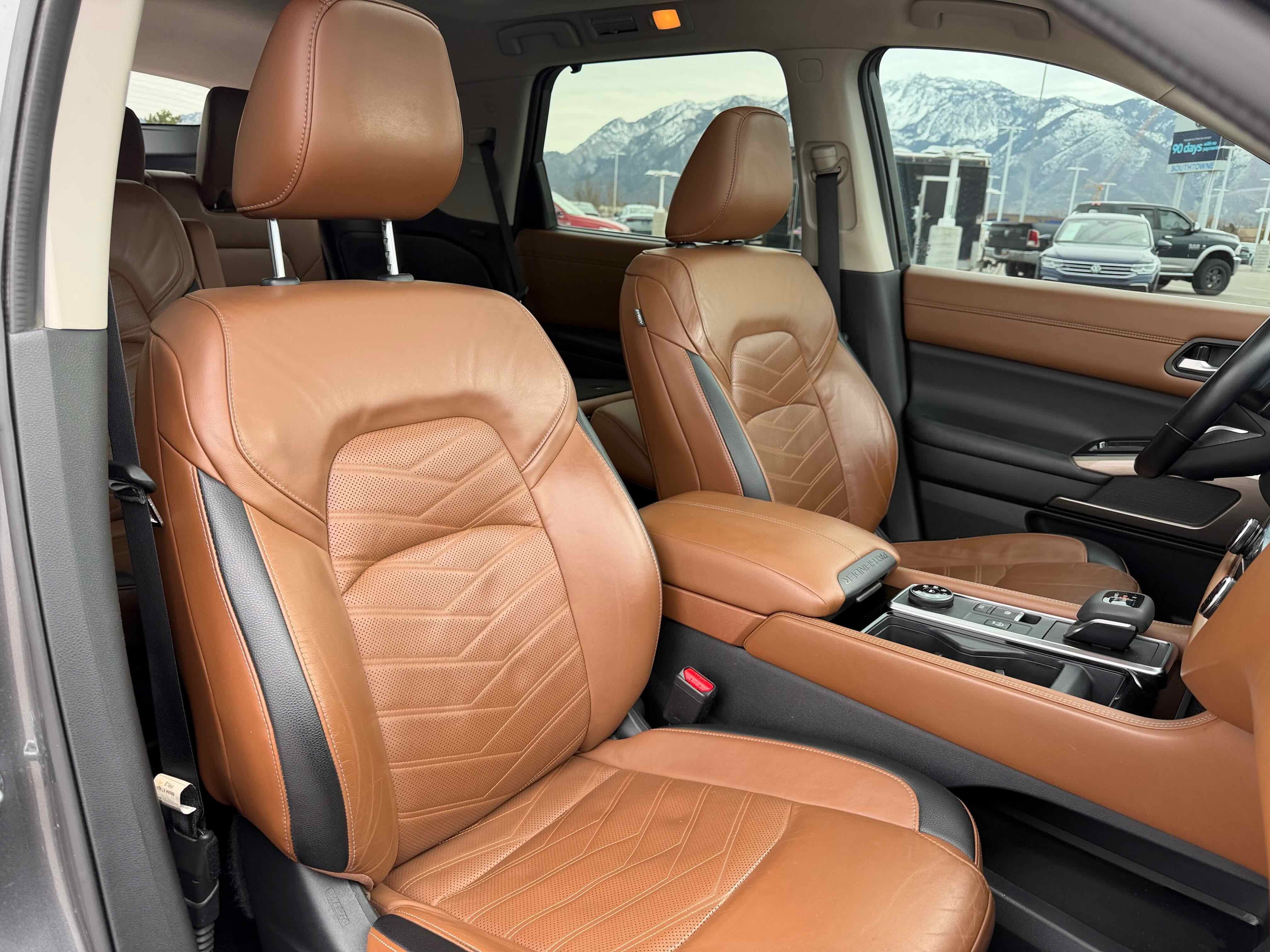 2022 Nissan Pathfinder Platinum