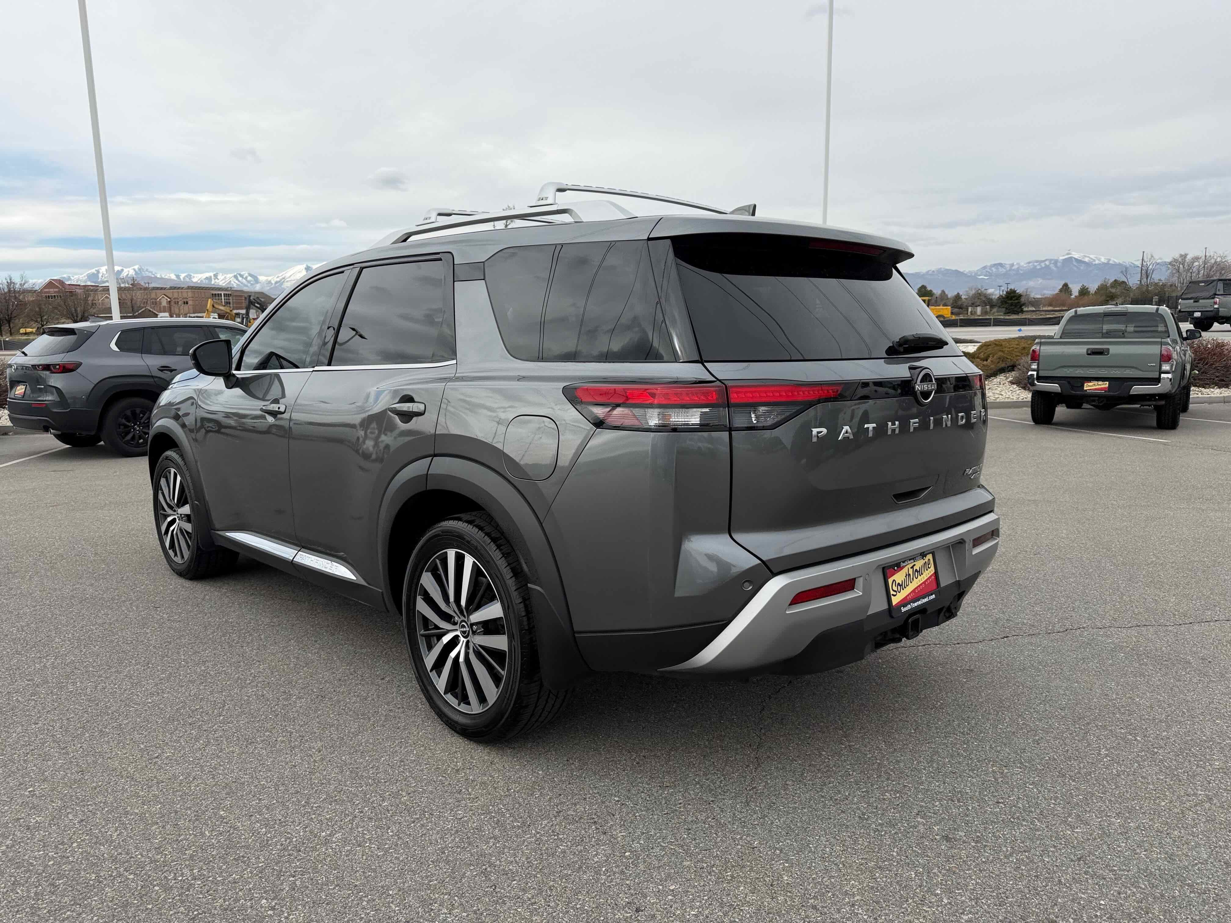 2022 Nissan Pathfinder Platinum