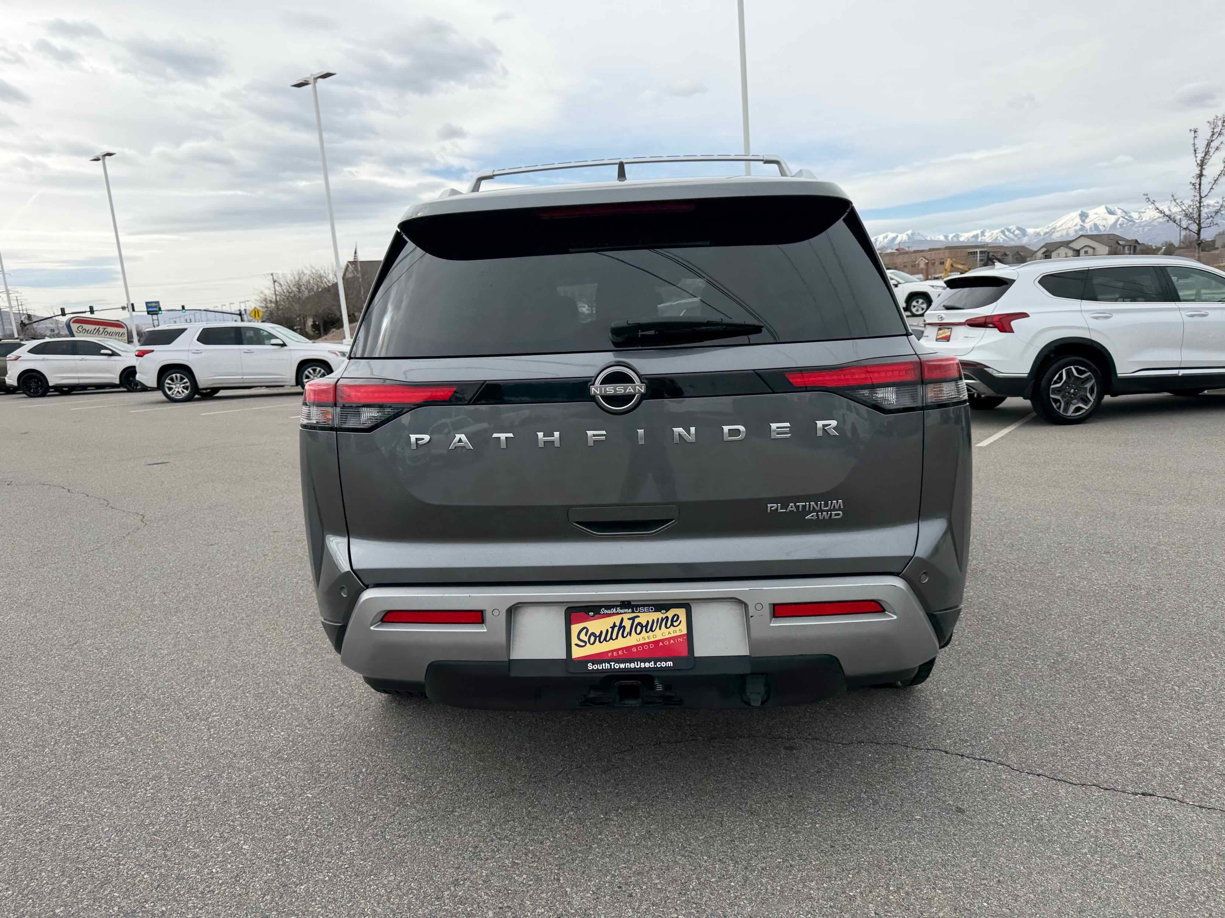 2022 Nissan Pathfinder Platinum