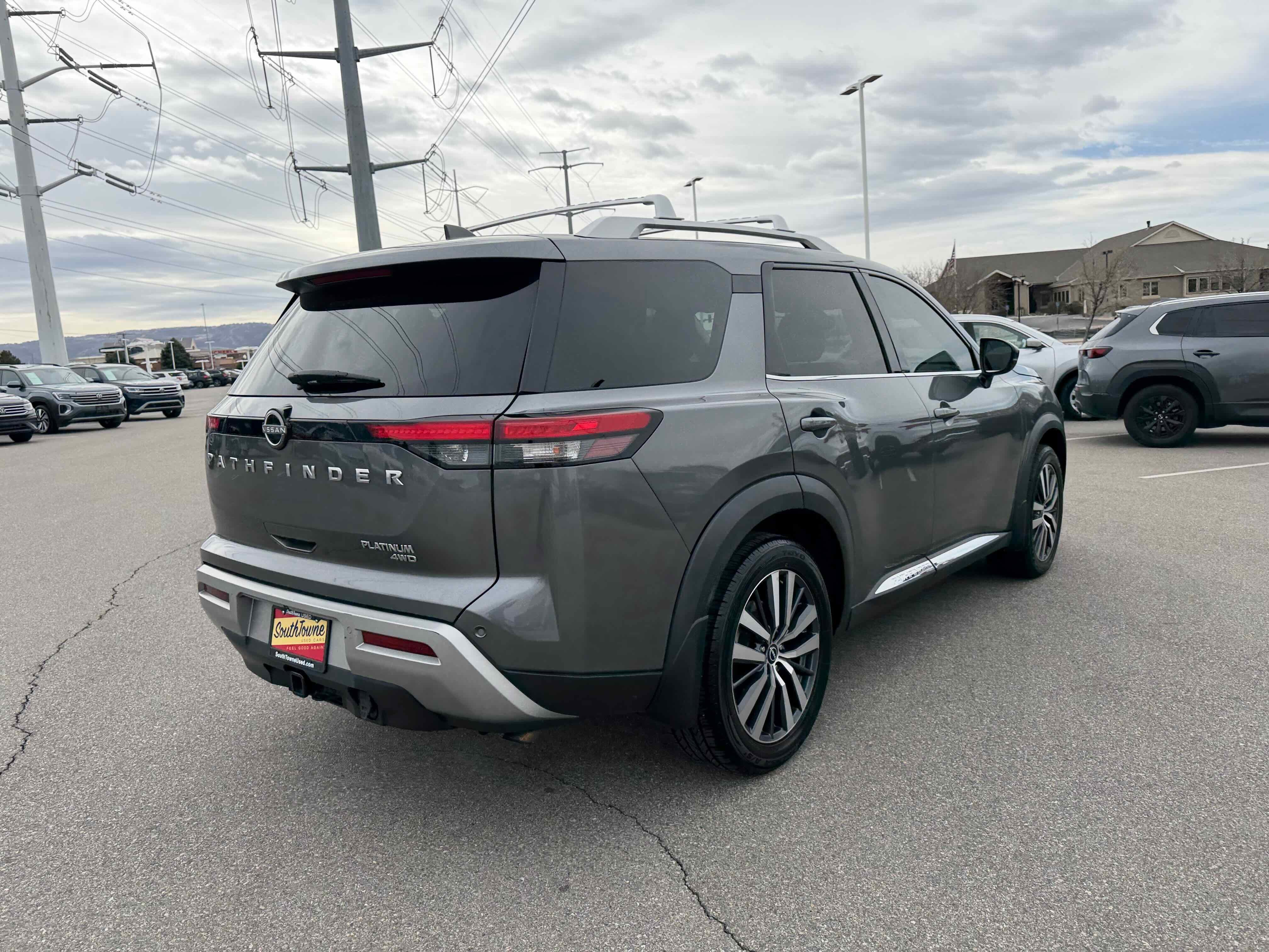 2022 Nissan Pathfinder Platinum