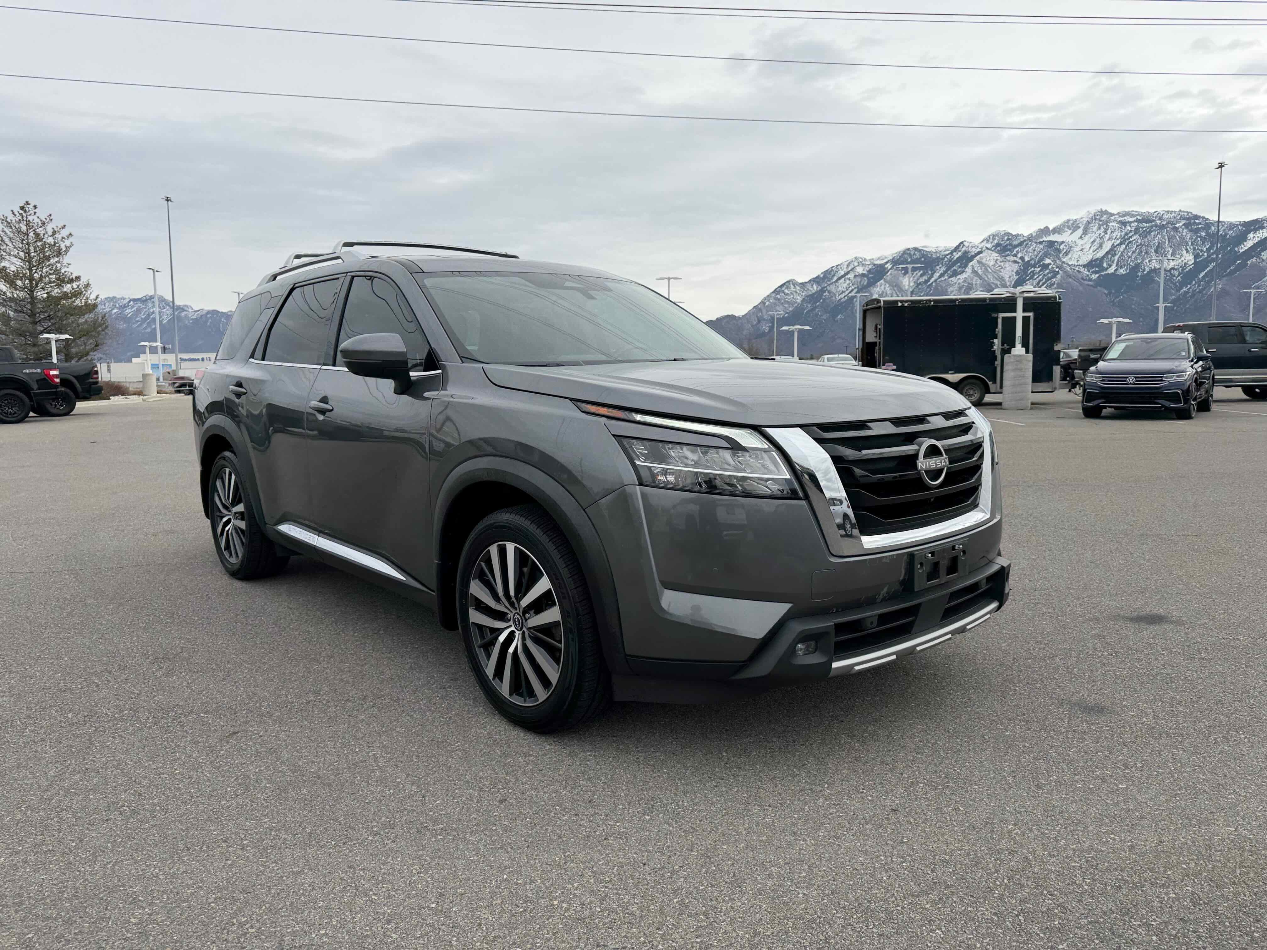 2022 Nissan Pathfinder Platinum