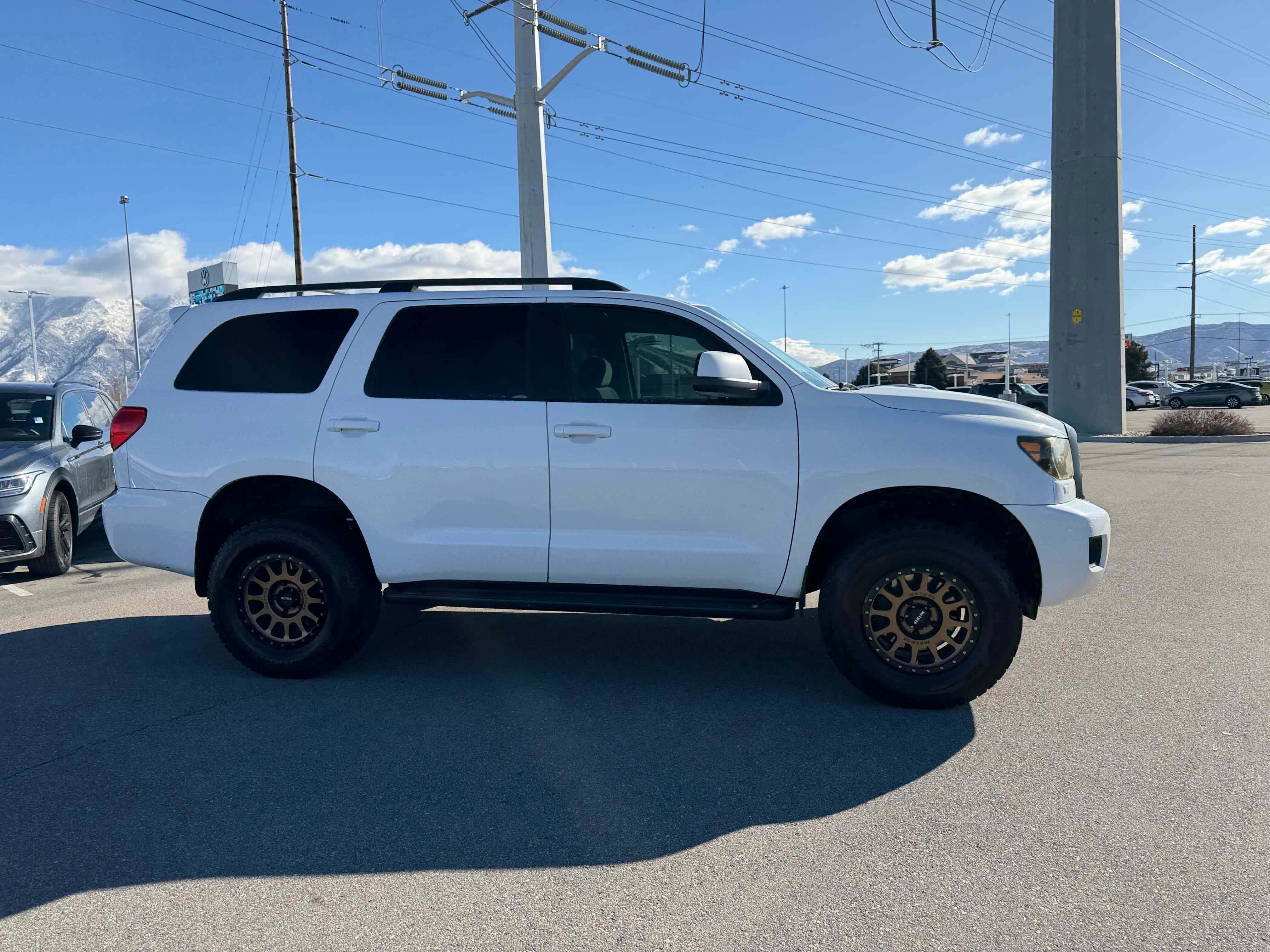 2014 Toyota Sequoia SR5