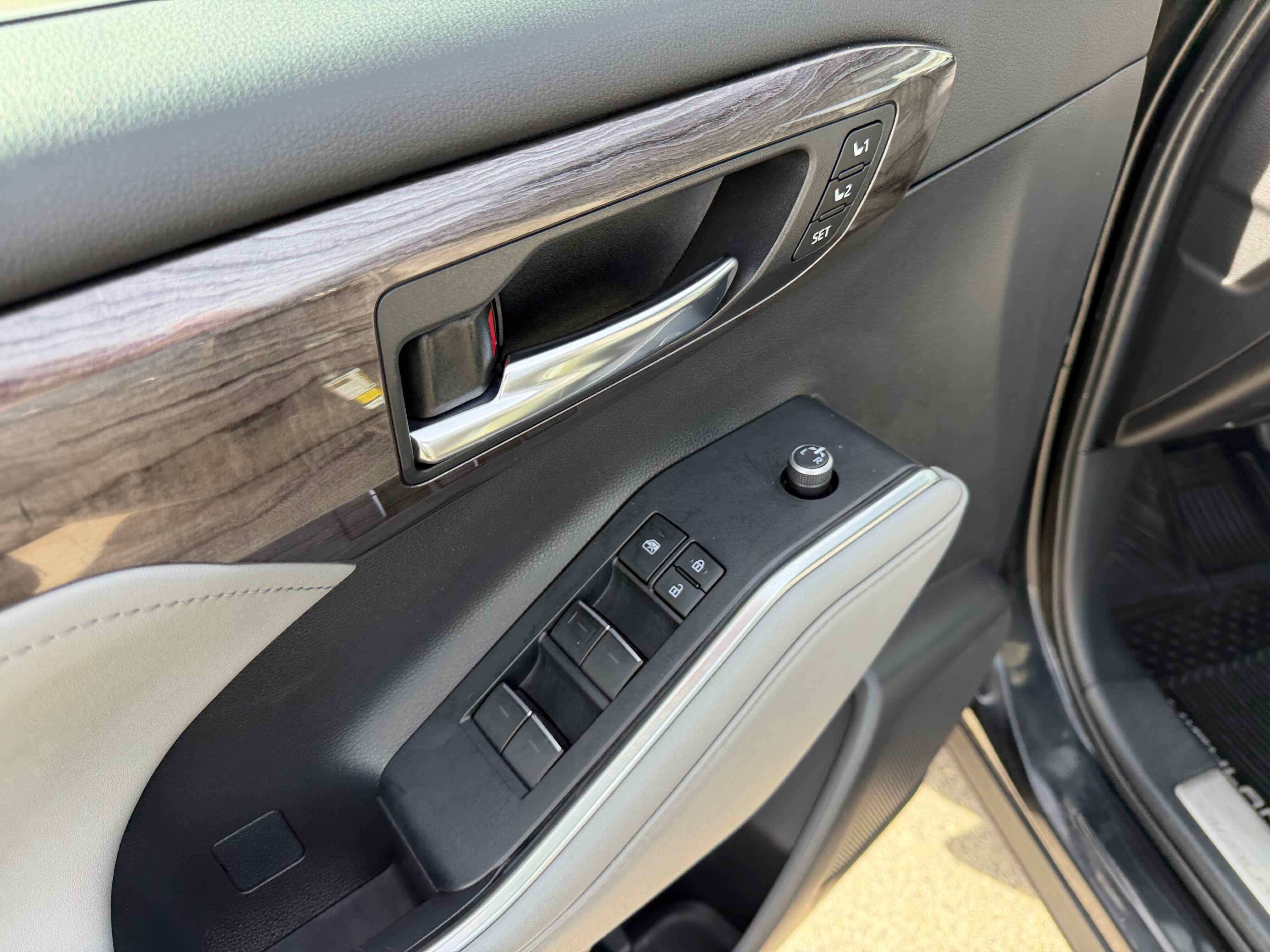 2020 Toyota Highlander Platinum