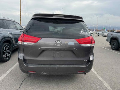 2013 Toyota Sienna XLE