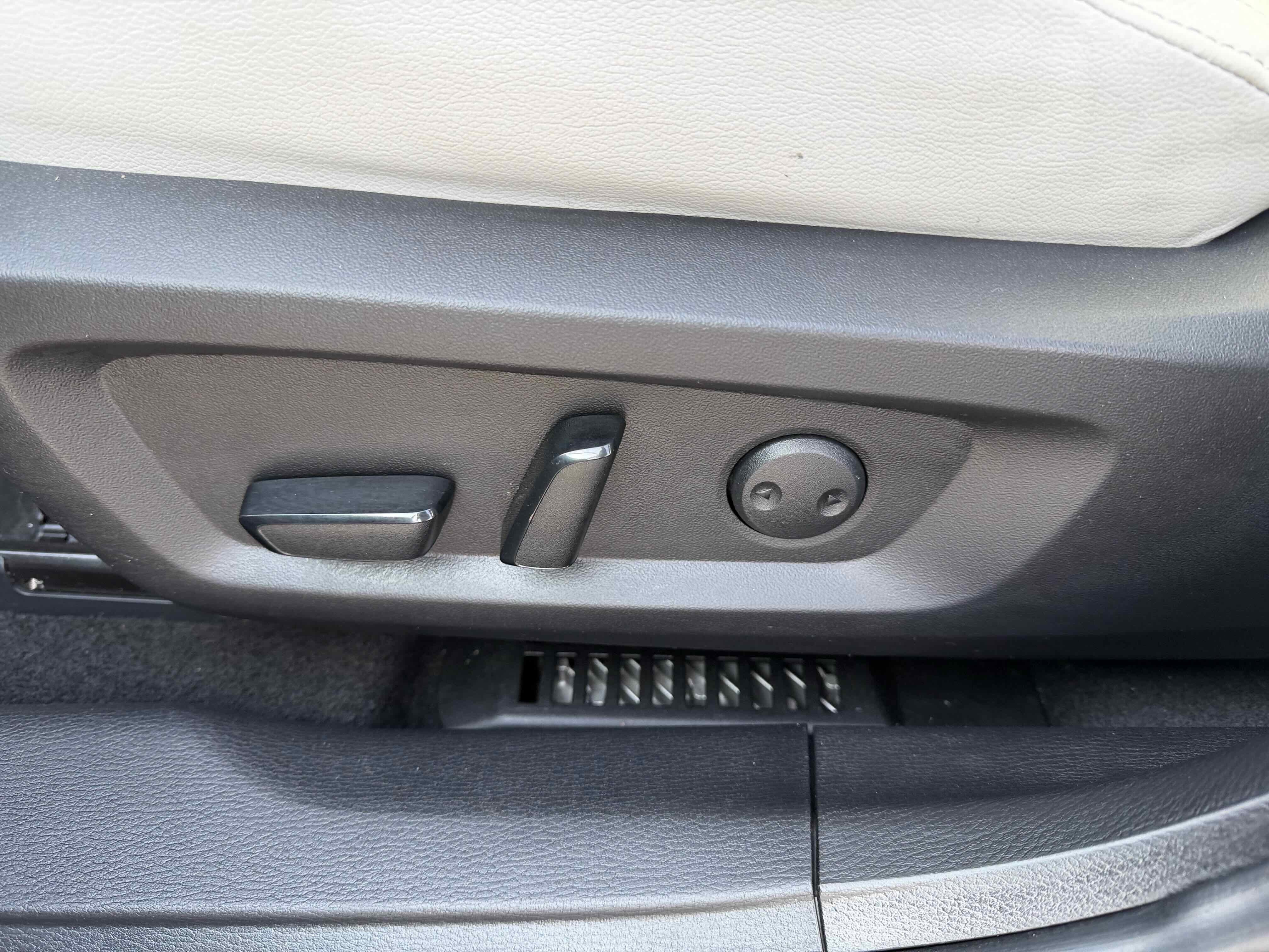 2023 Mitsubishi Outlander PHEV SEL