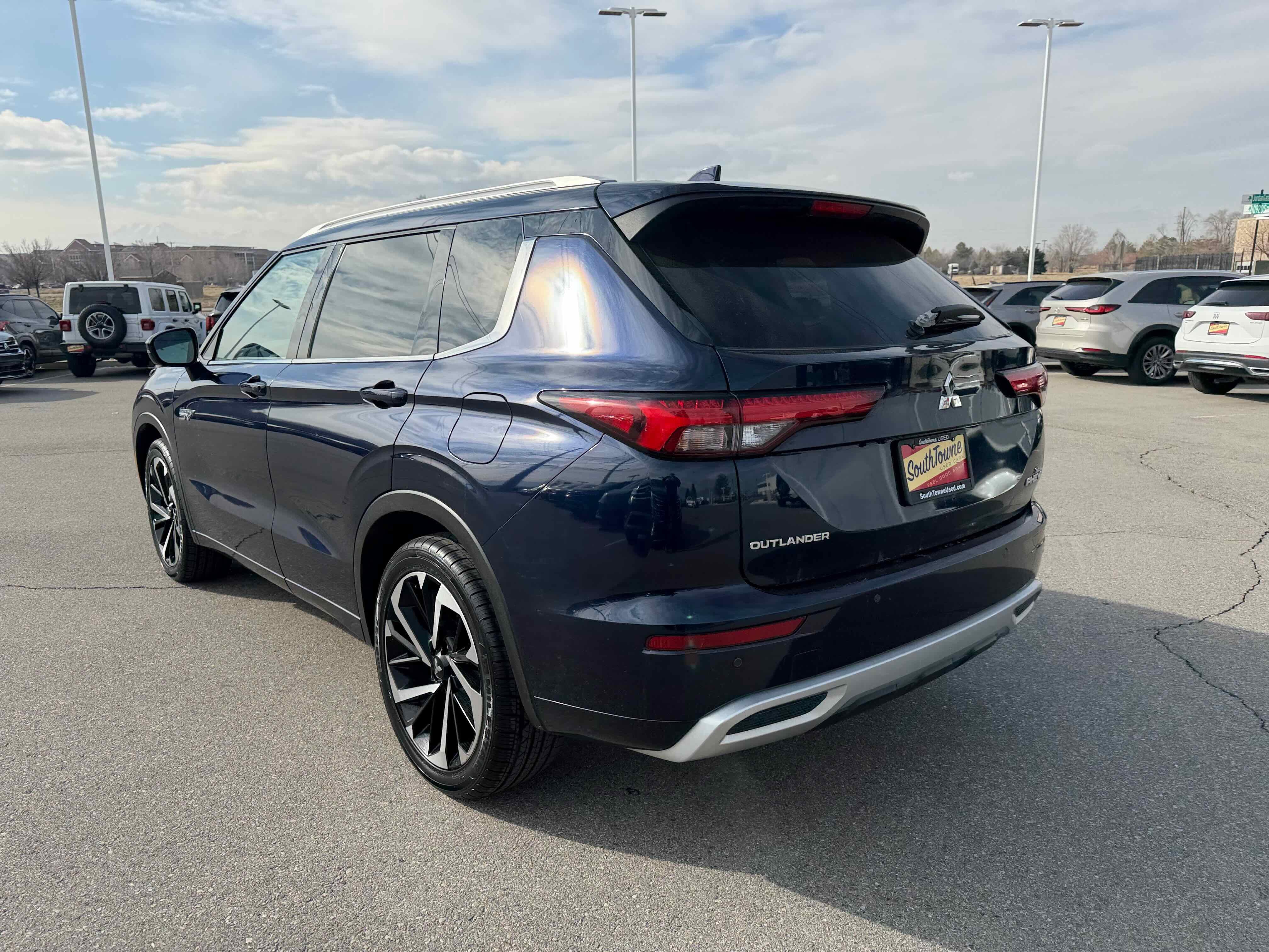 2023 Mitsubishi Outlander PHEV SEL
