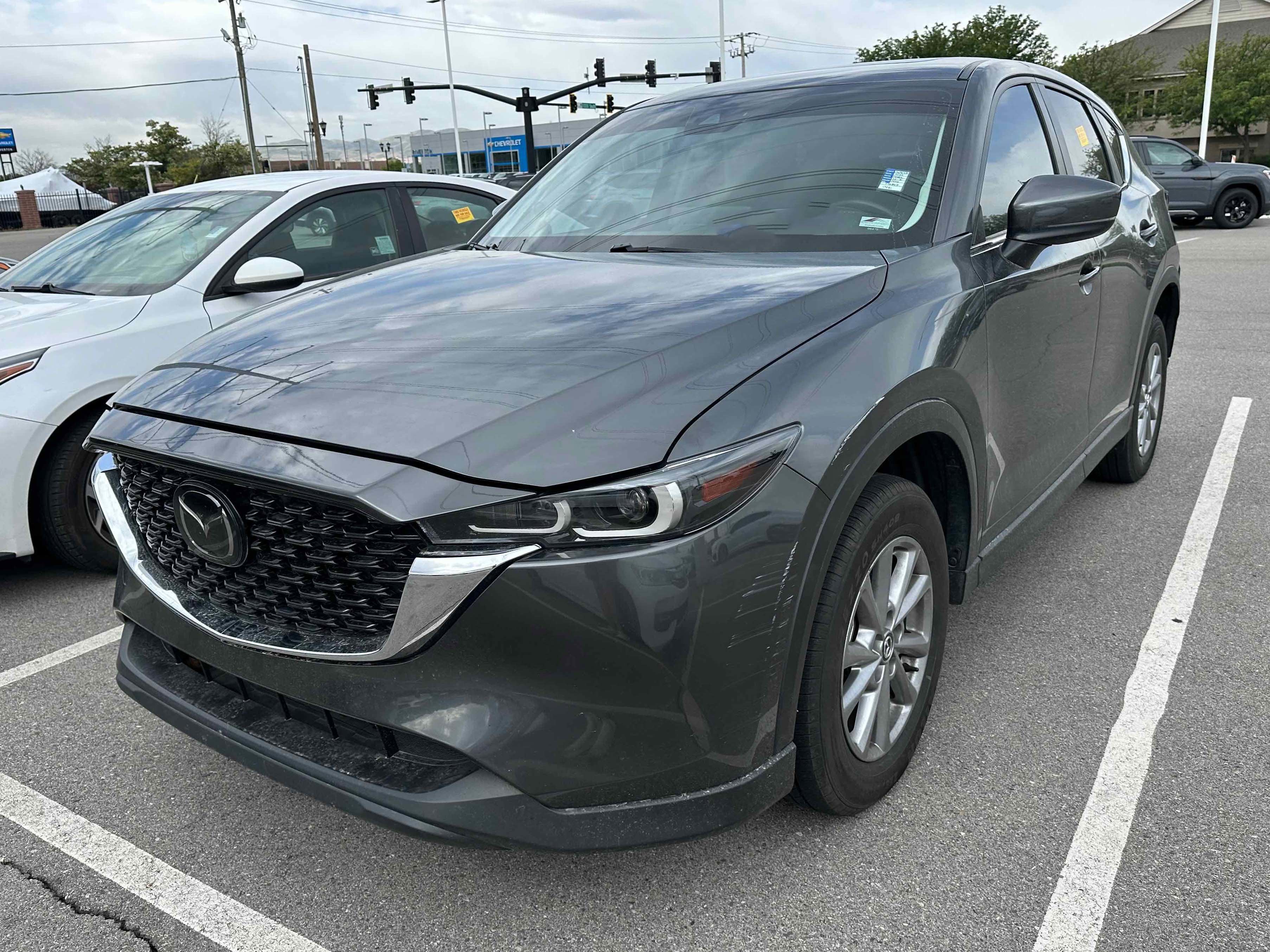 2022 Mazda CX-5 S Preferred package Auto AWD's photo