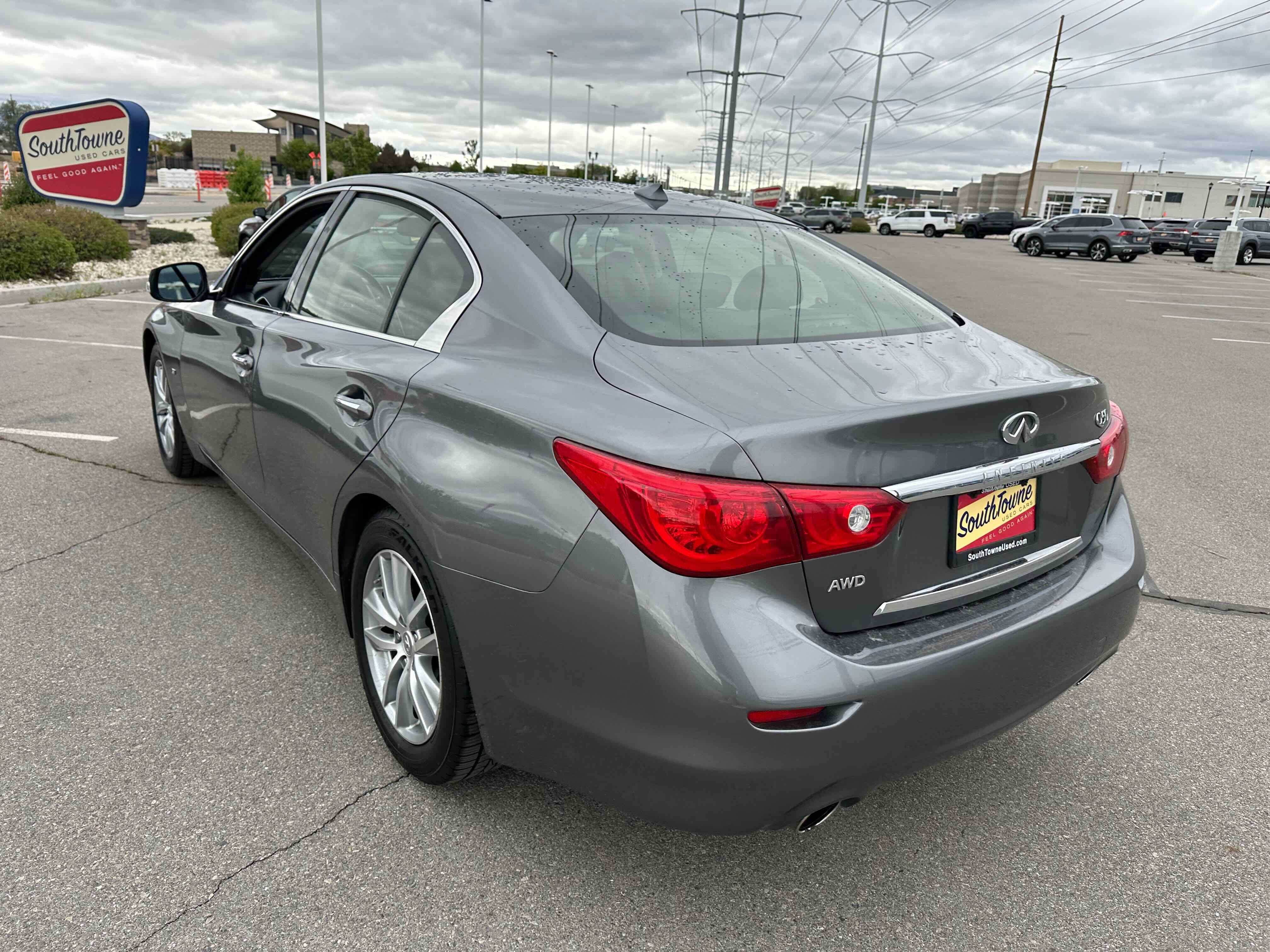 2015 INFINITI Q50 Premium