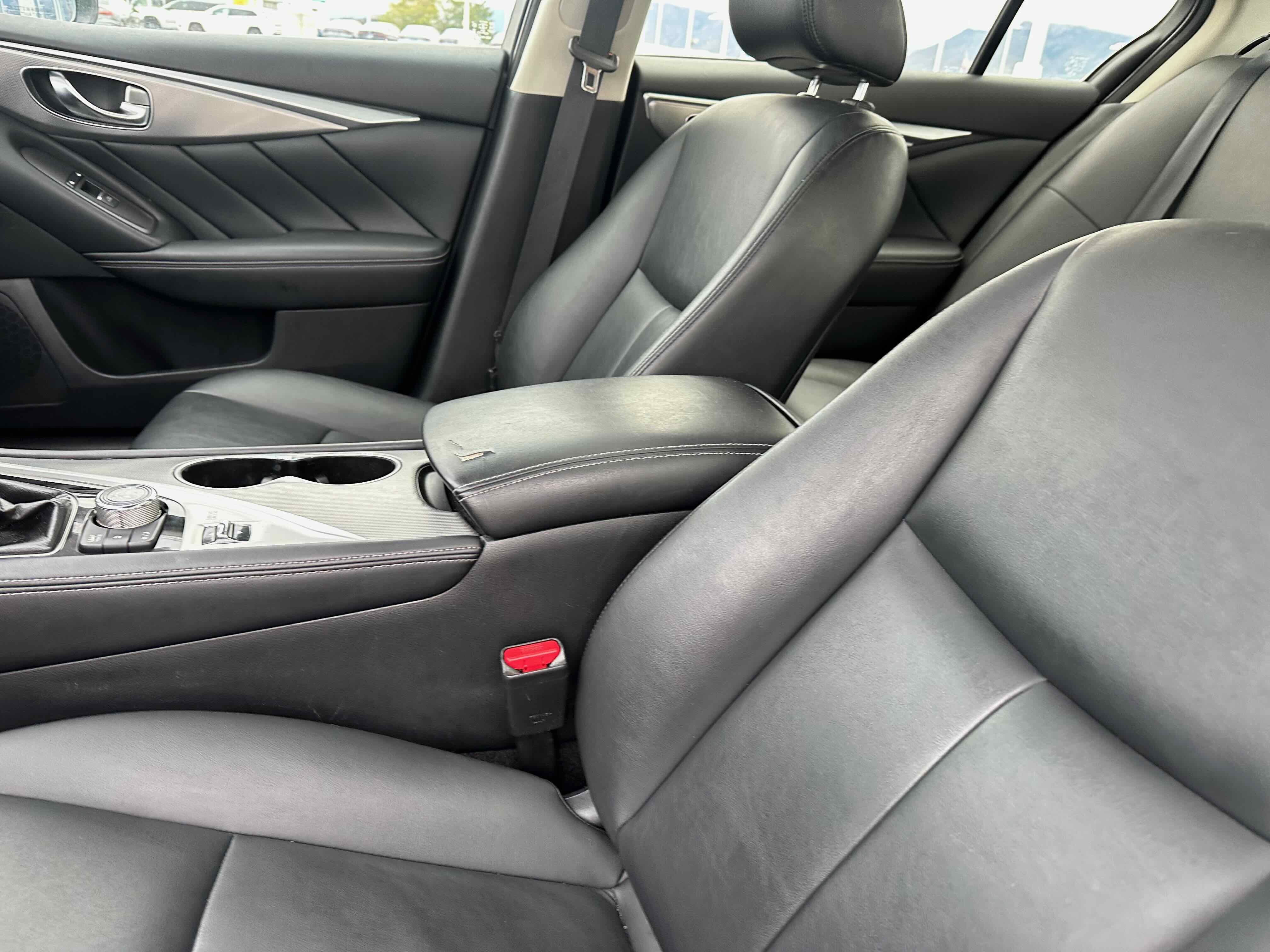 2015 INFINITI Q50 Premium