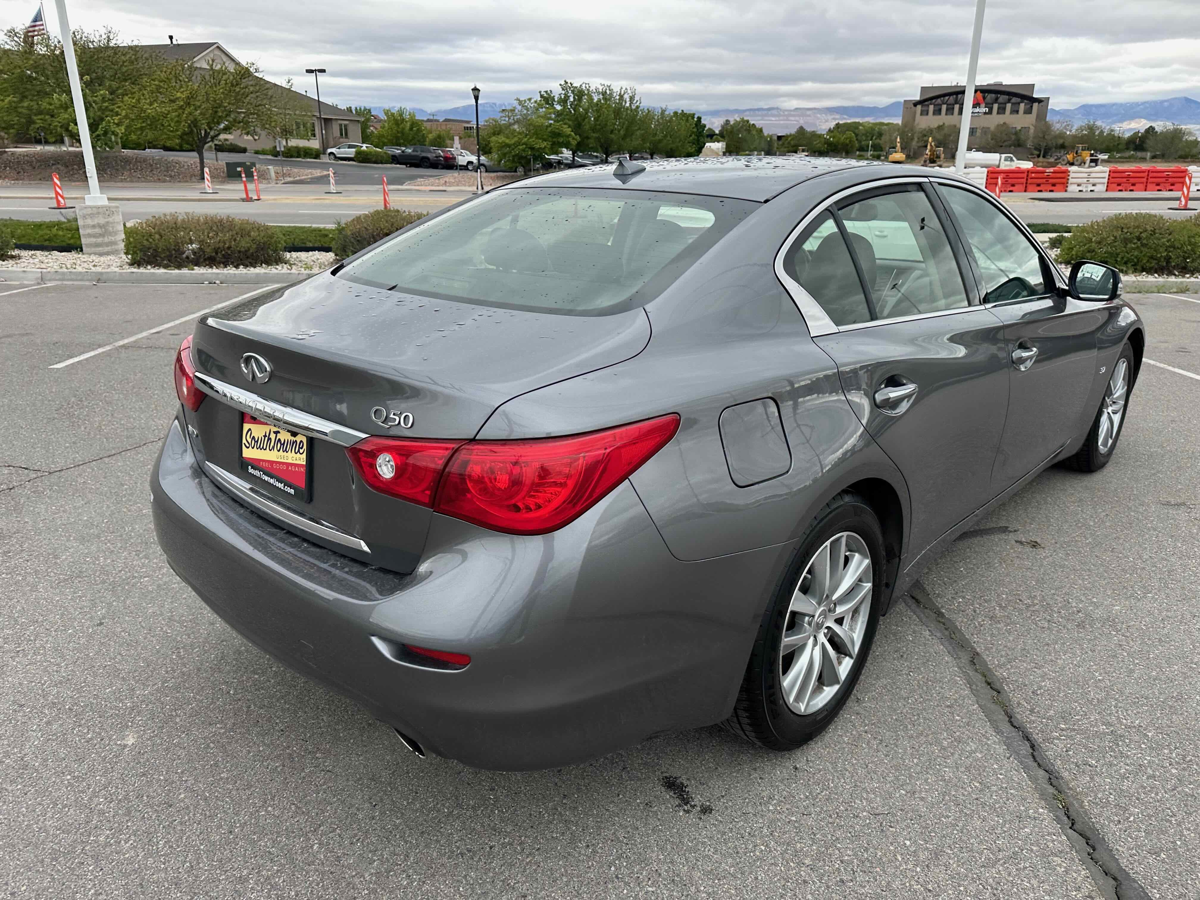 2015 INFINITI Q50 Premium