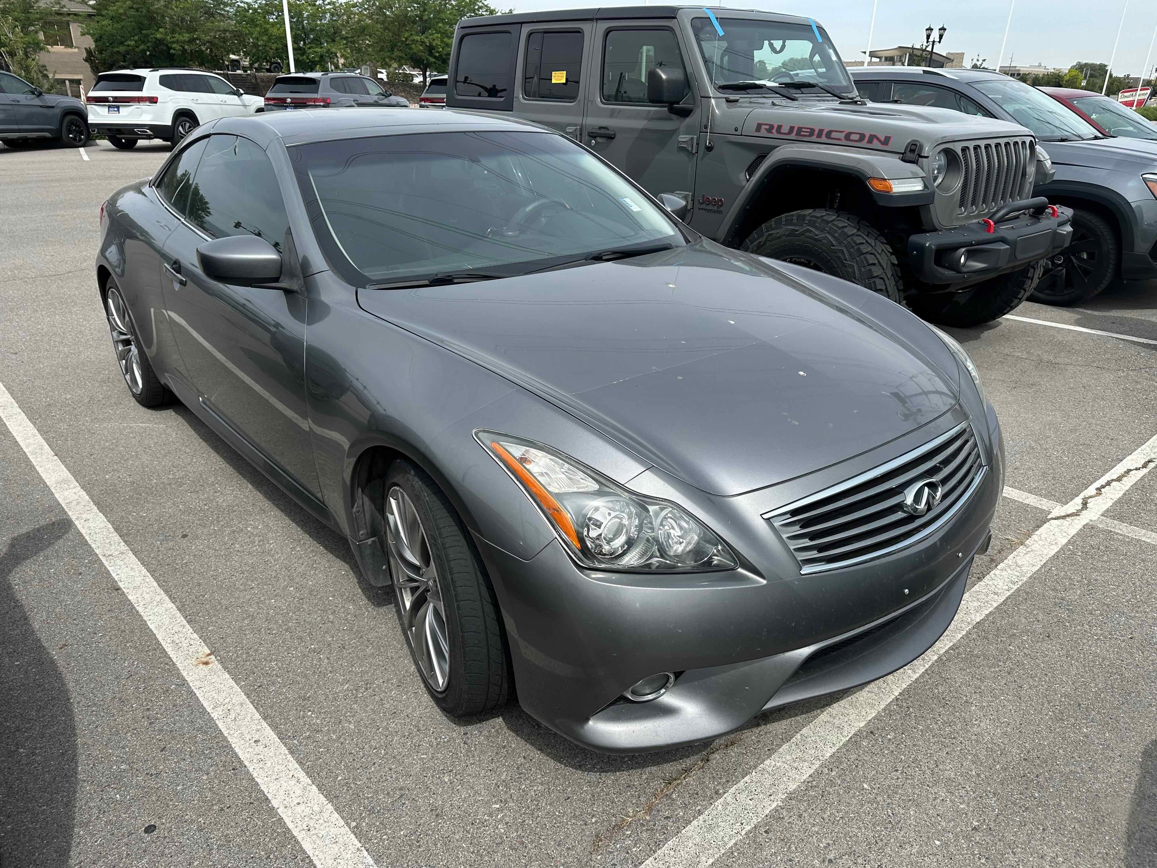 2011 INFINITI G37 Convertible Base