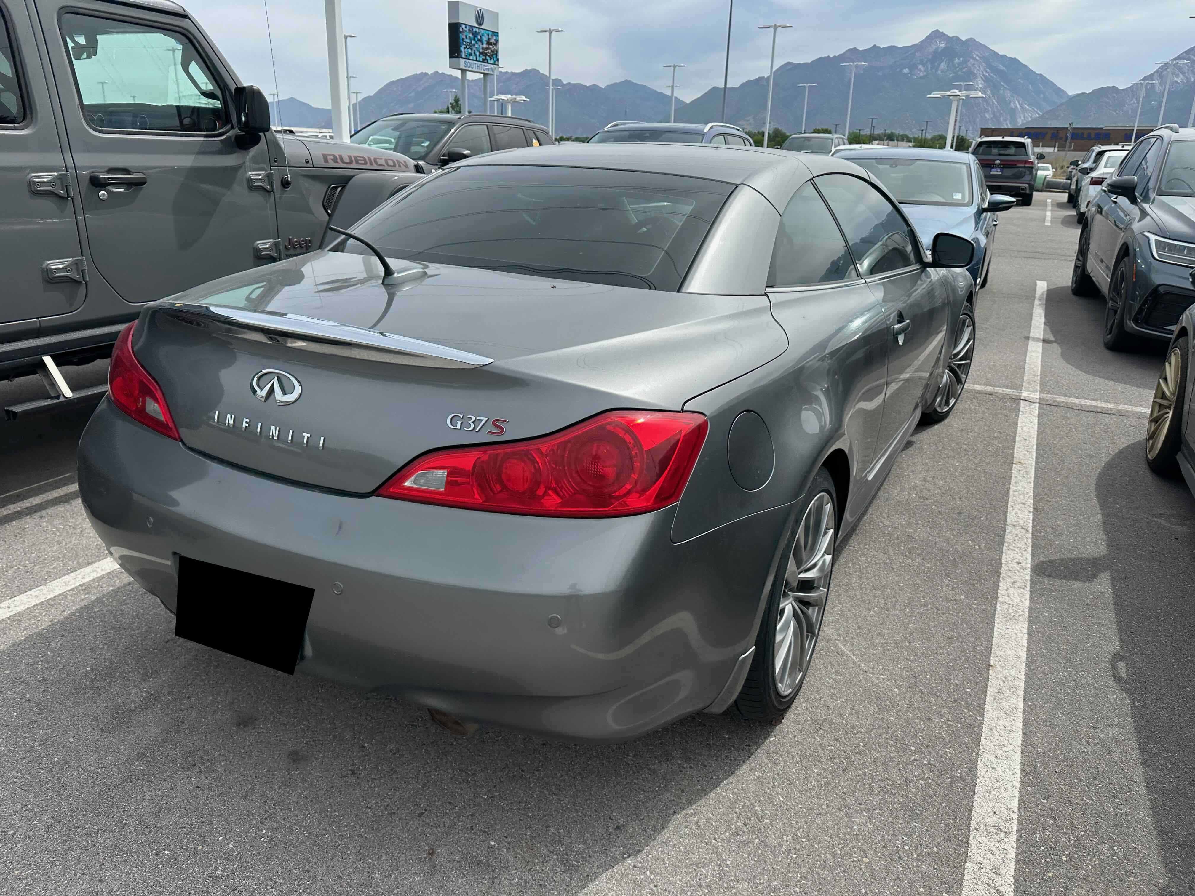 2011 INFINITI G37 Convertible Base