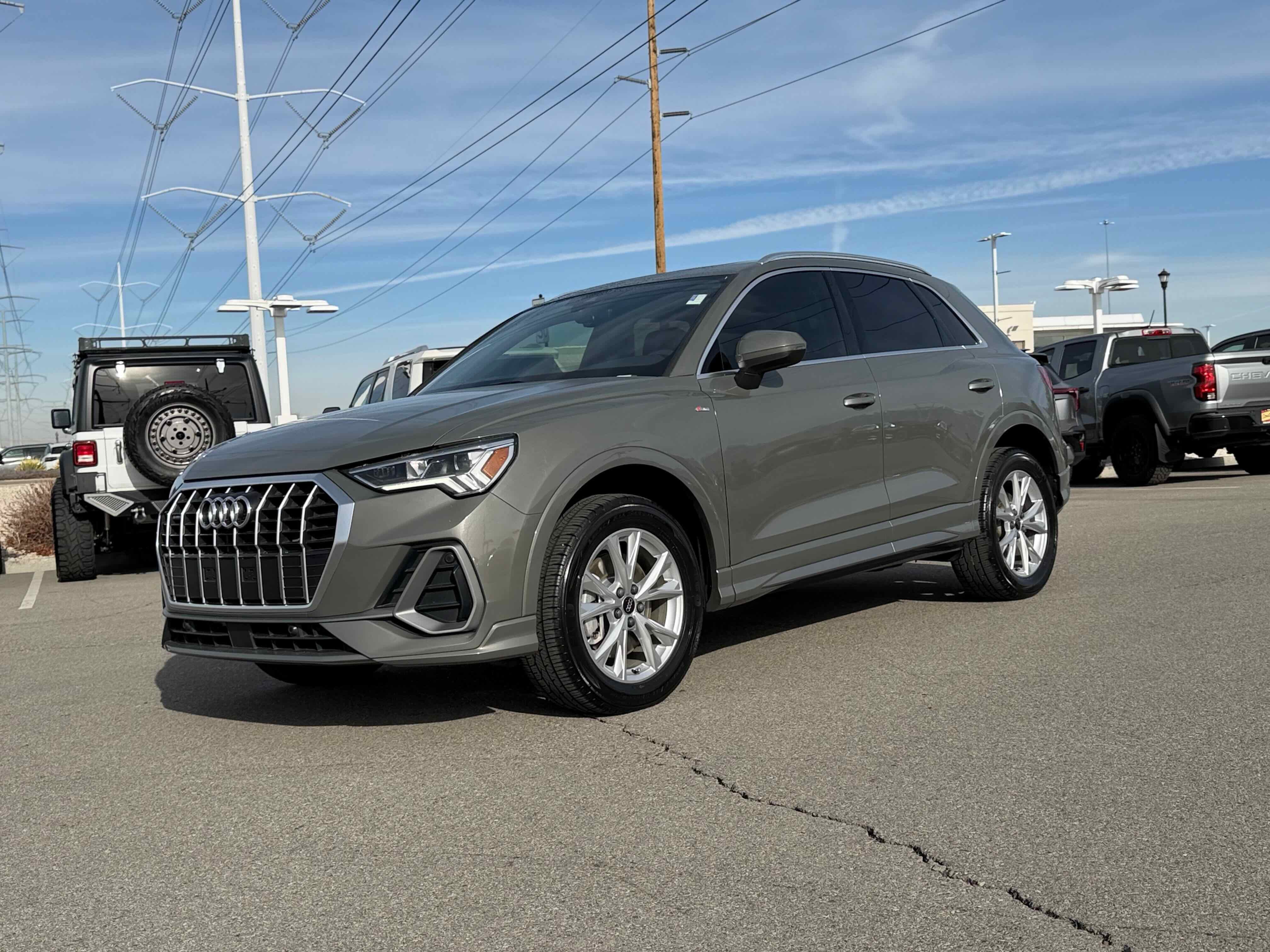 2023 Audi Q3 S line Premium