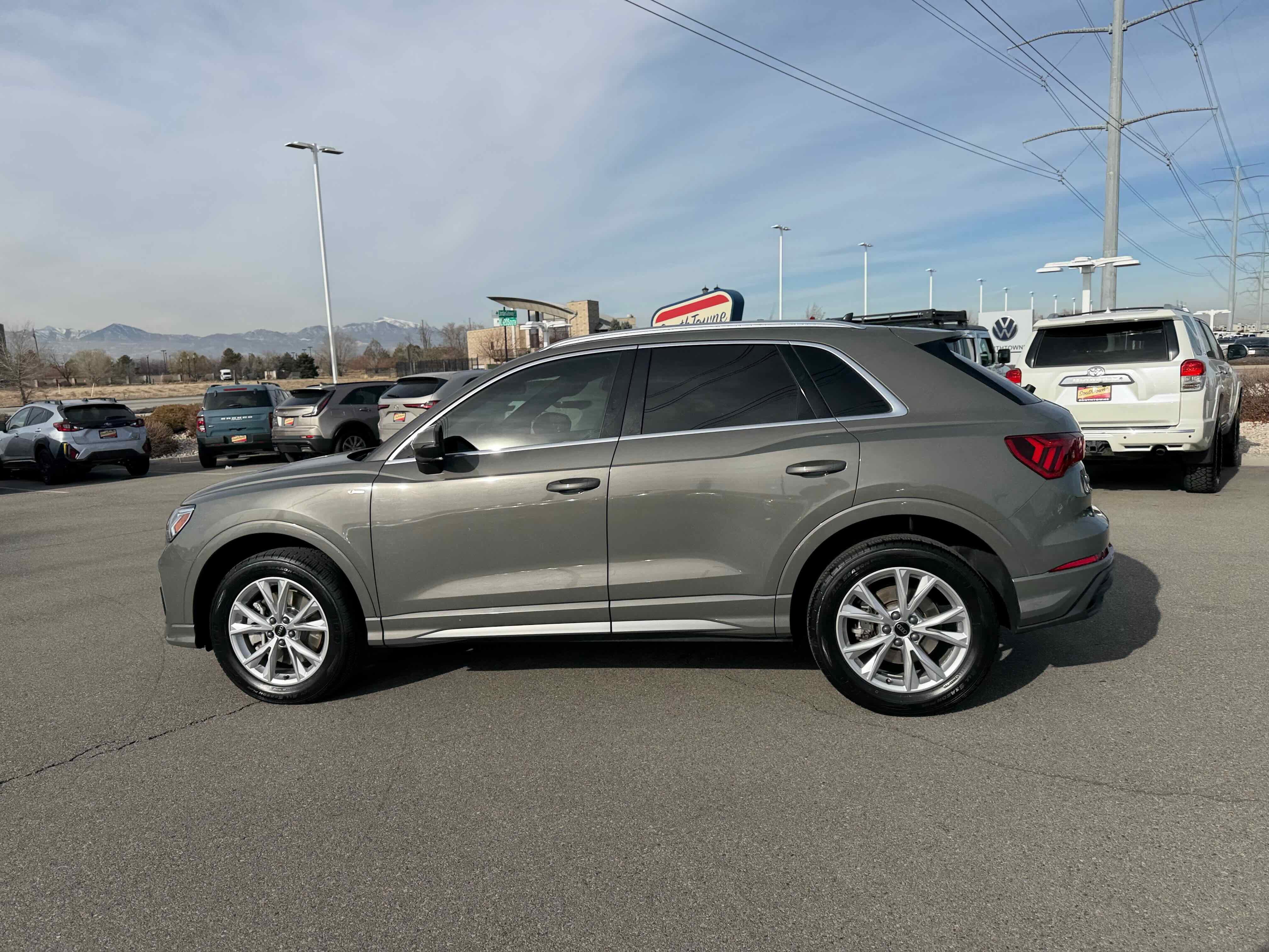 2023 Audi Q3 S line Premium