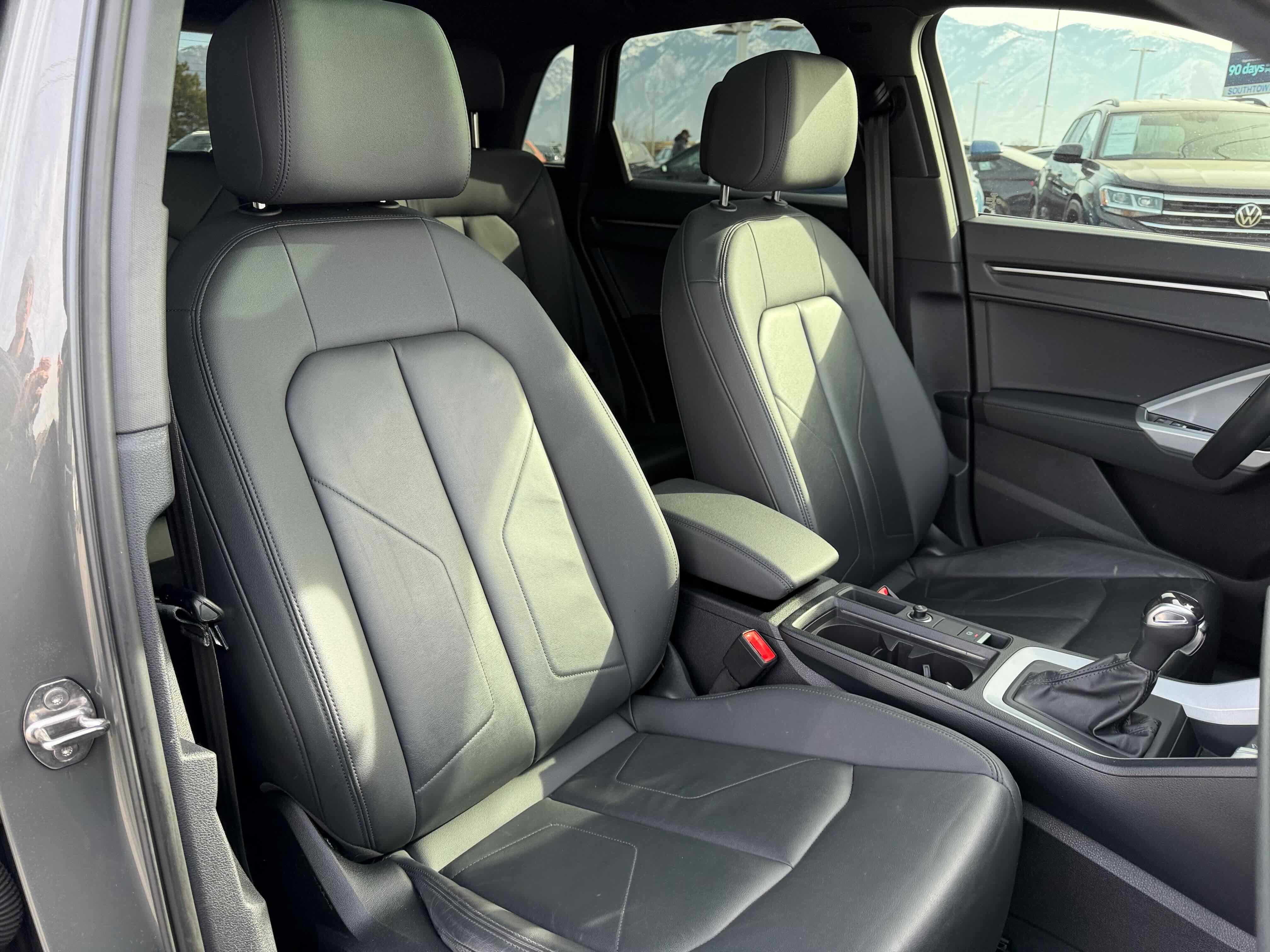 2023 Audi Q3 S line Premium