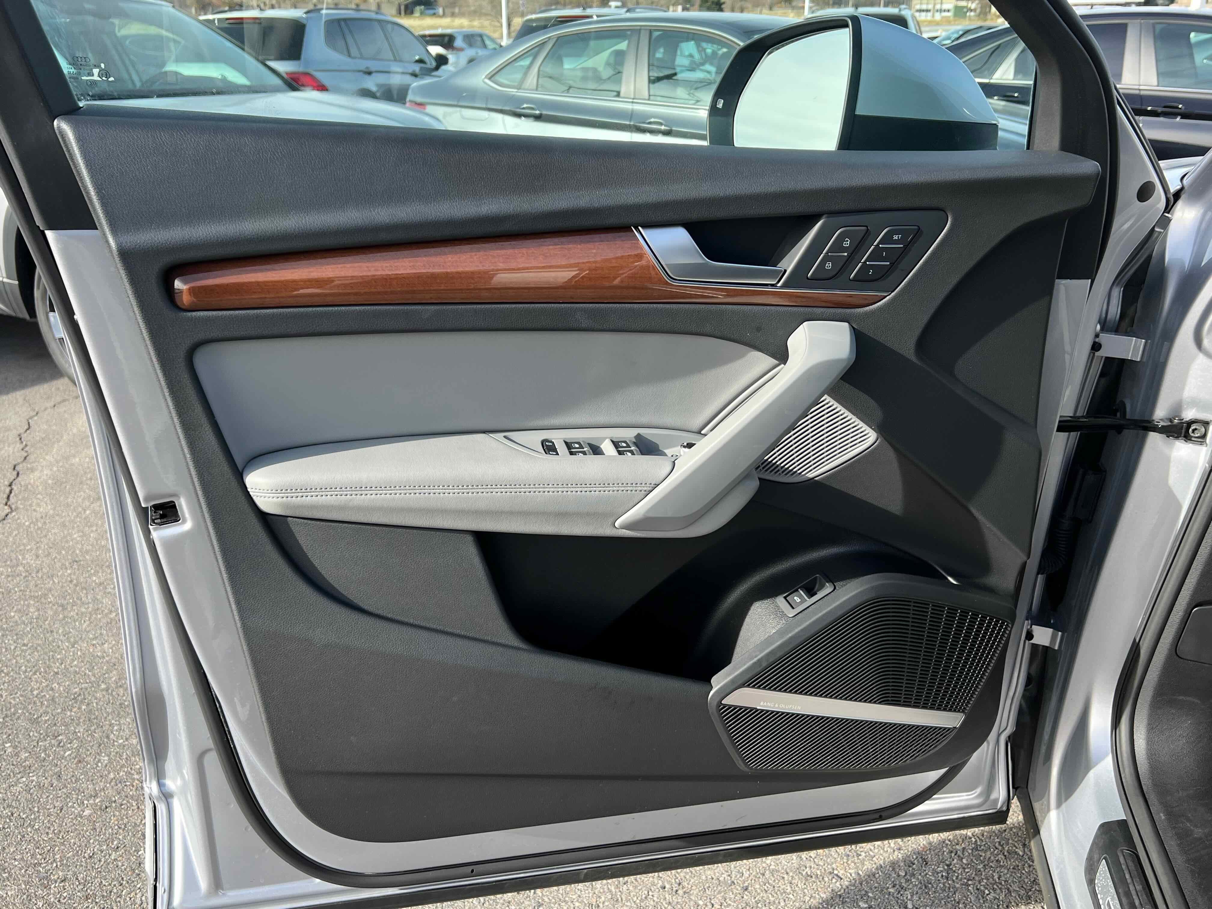 2022 Audi Q5 S line Premium Plus