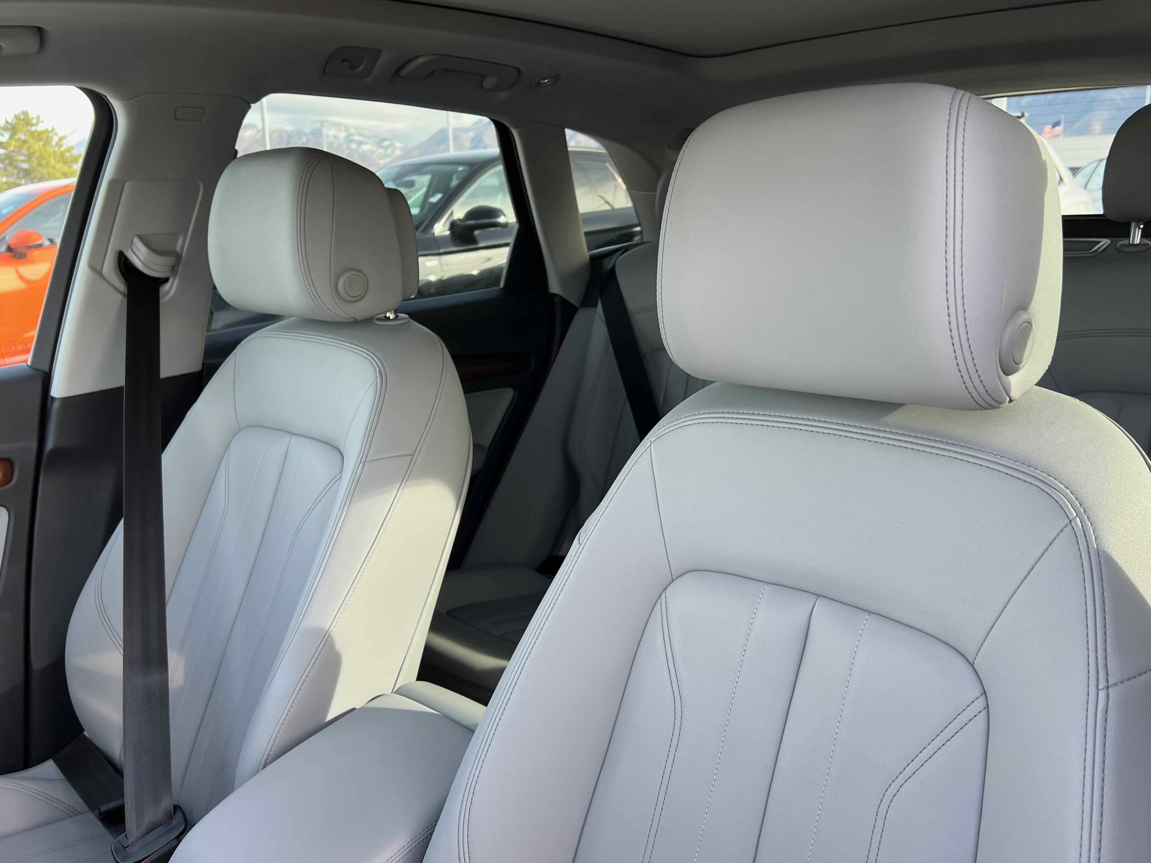 2022 Audi Q5 S line Premium Plus