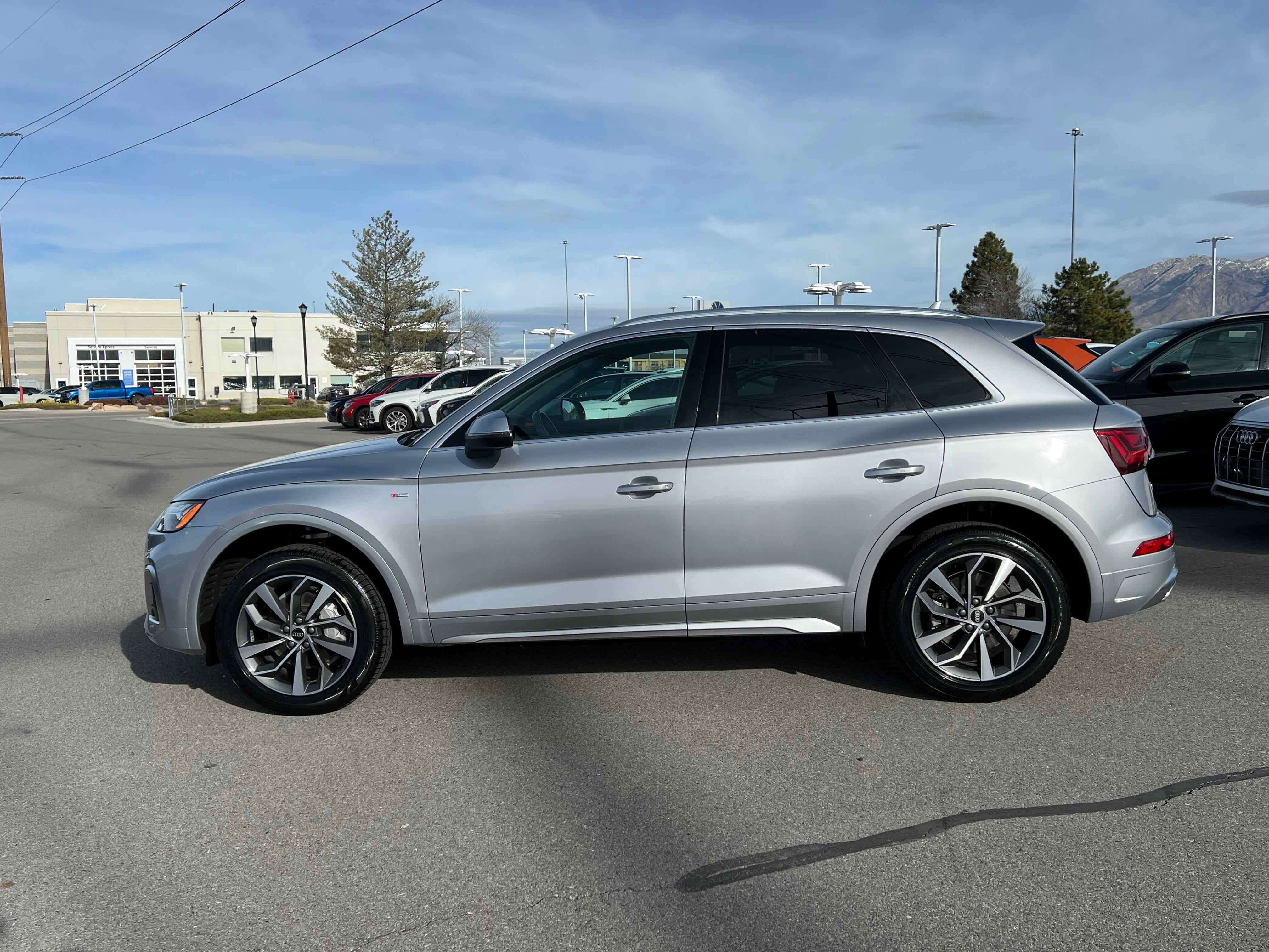 2022 Audi Q5 S line Premium Plus