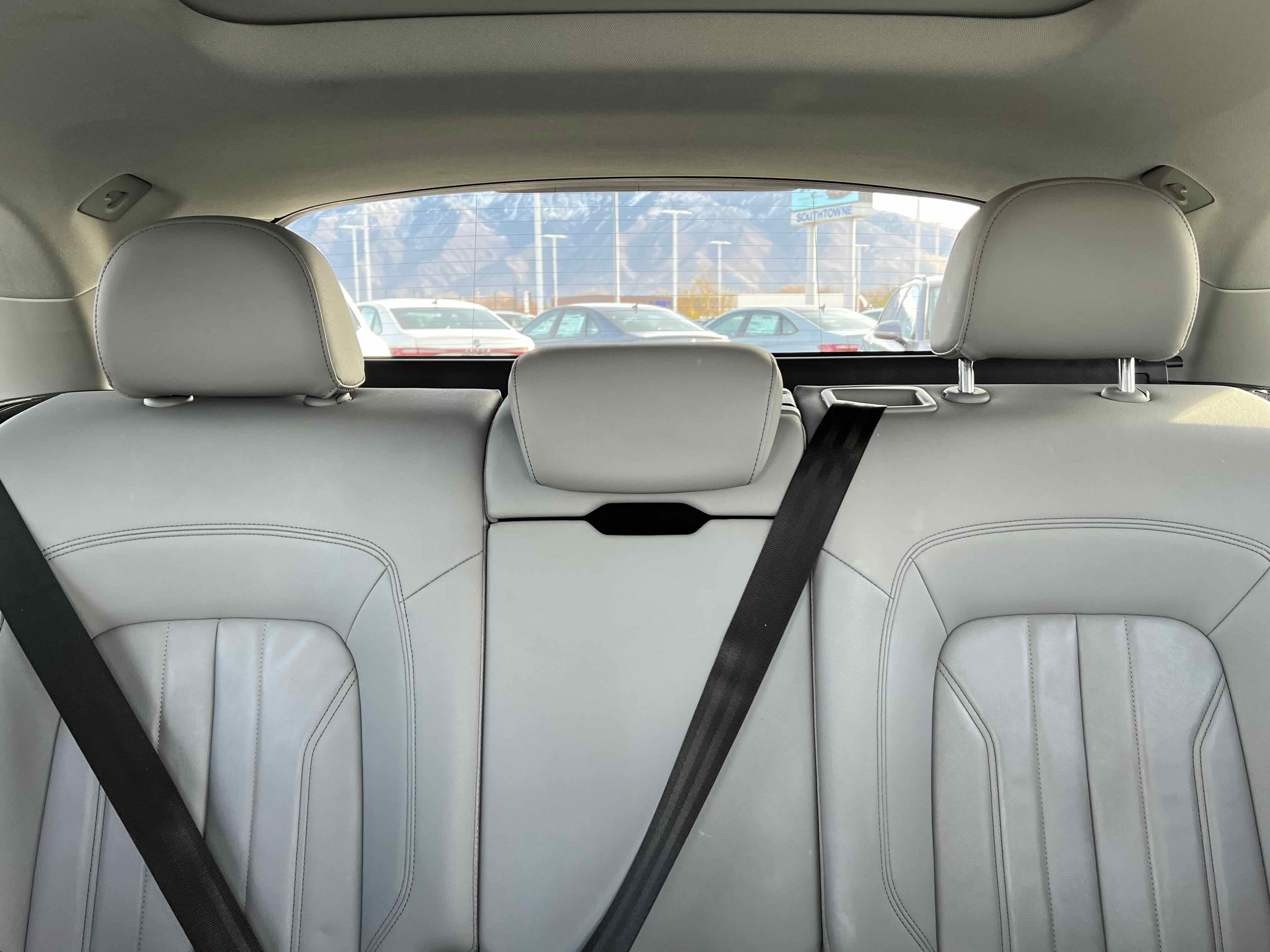 2022 Audi Q5 S line Premium Plus