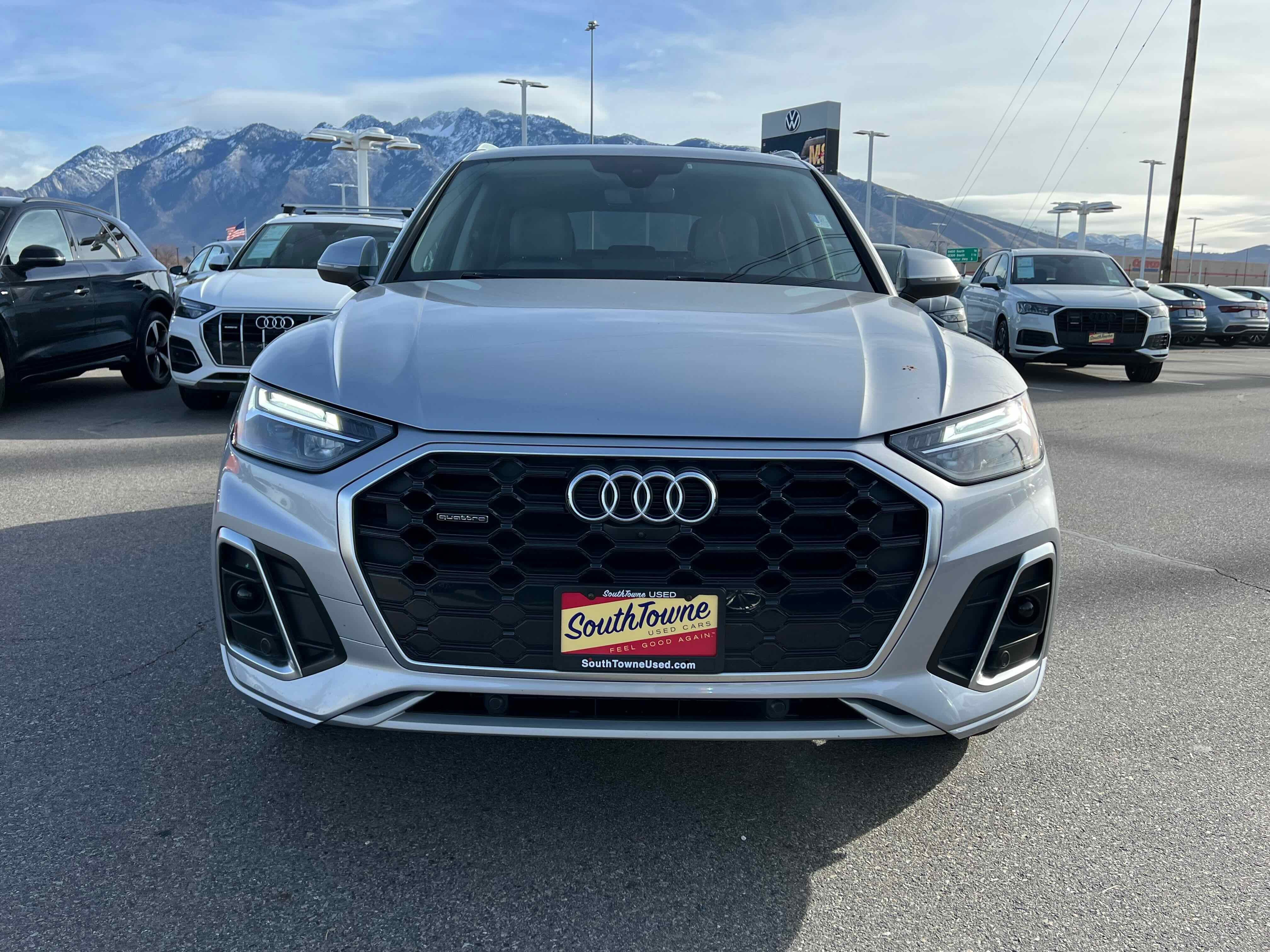 2022 Audi Q5 S line Premium Plus