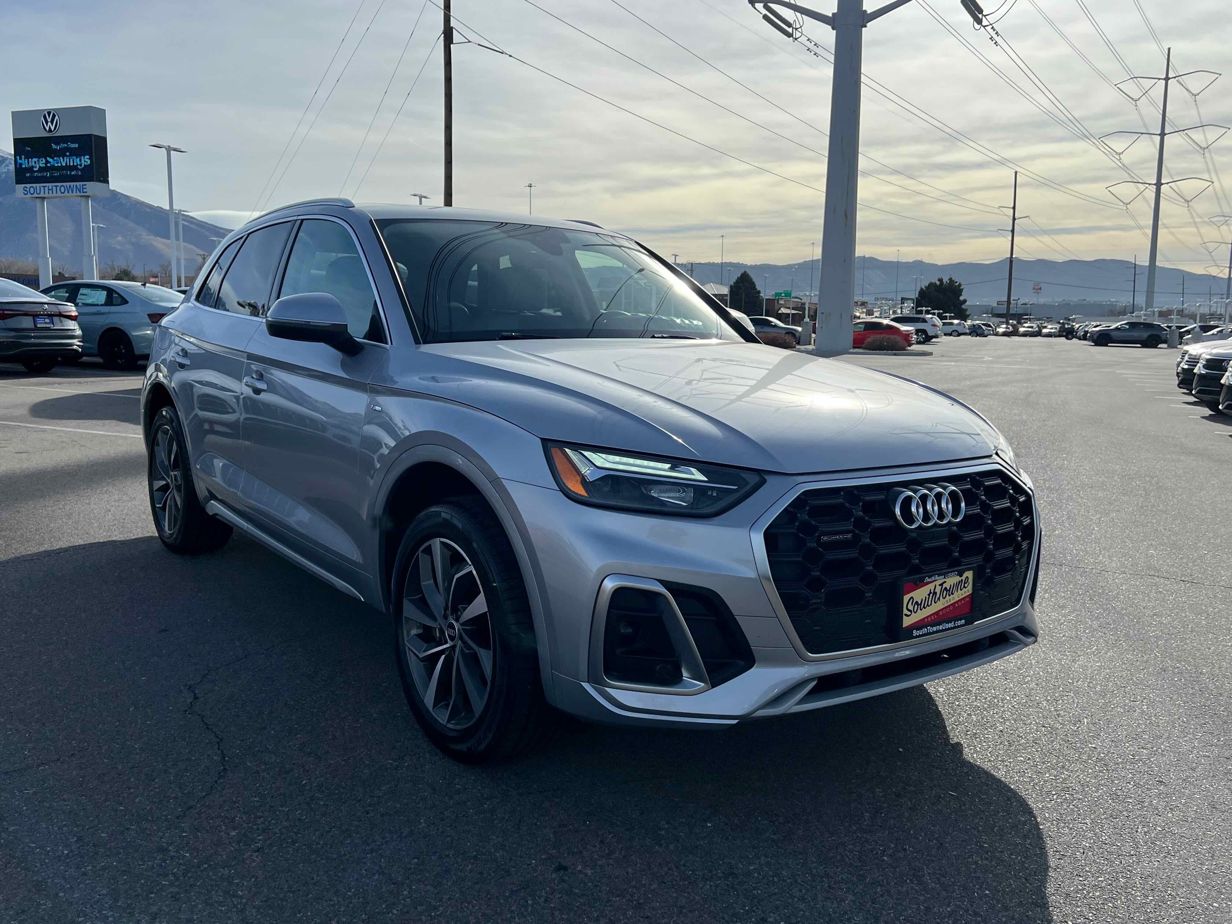 2022 Audi Q5 S line Premium Plus