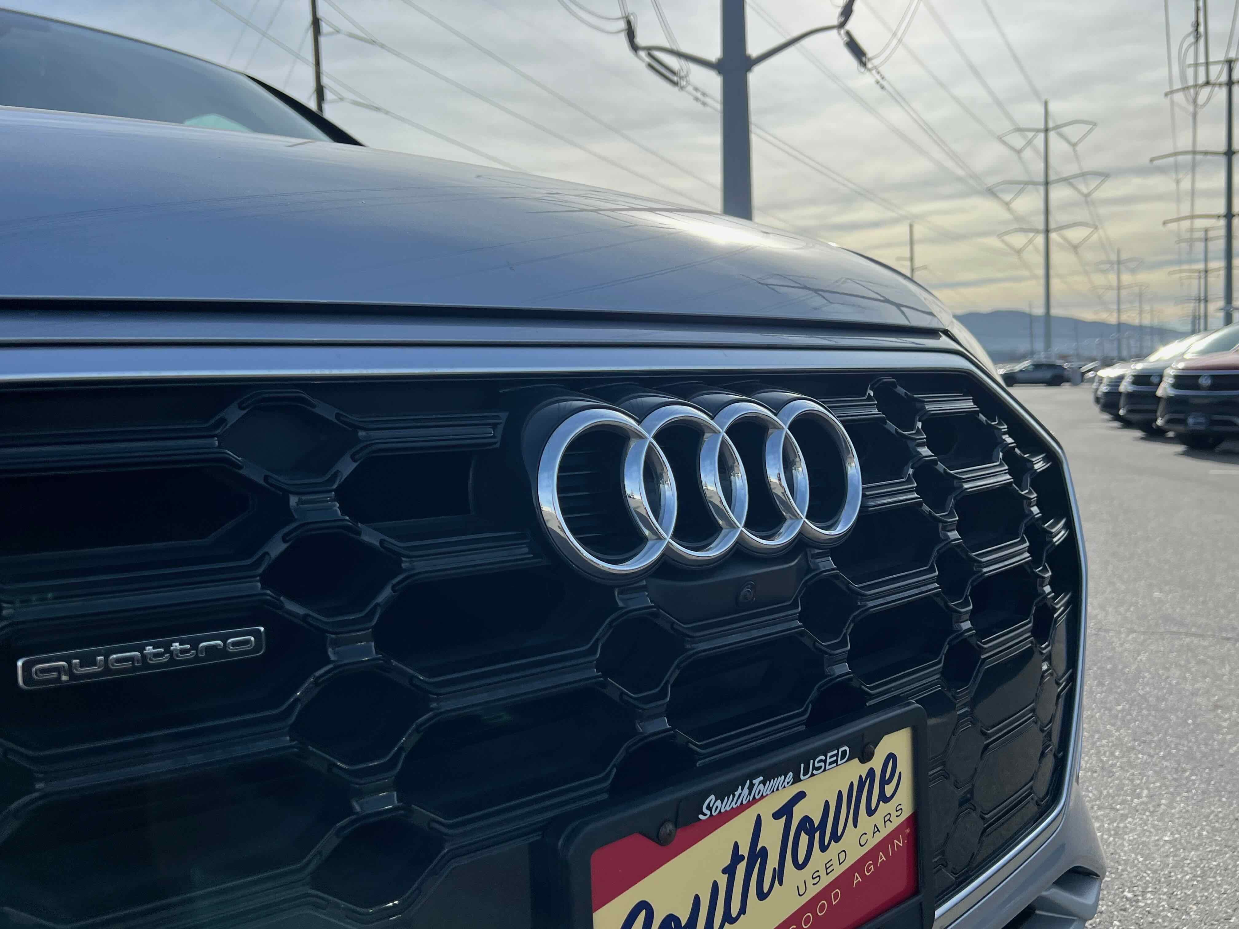 2022 Audi Q5 S line Premium Plus