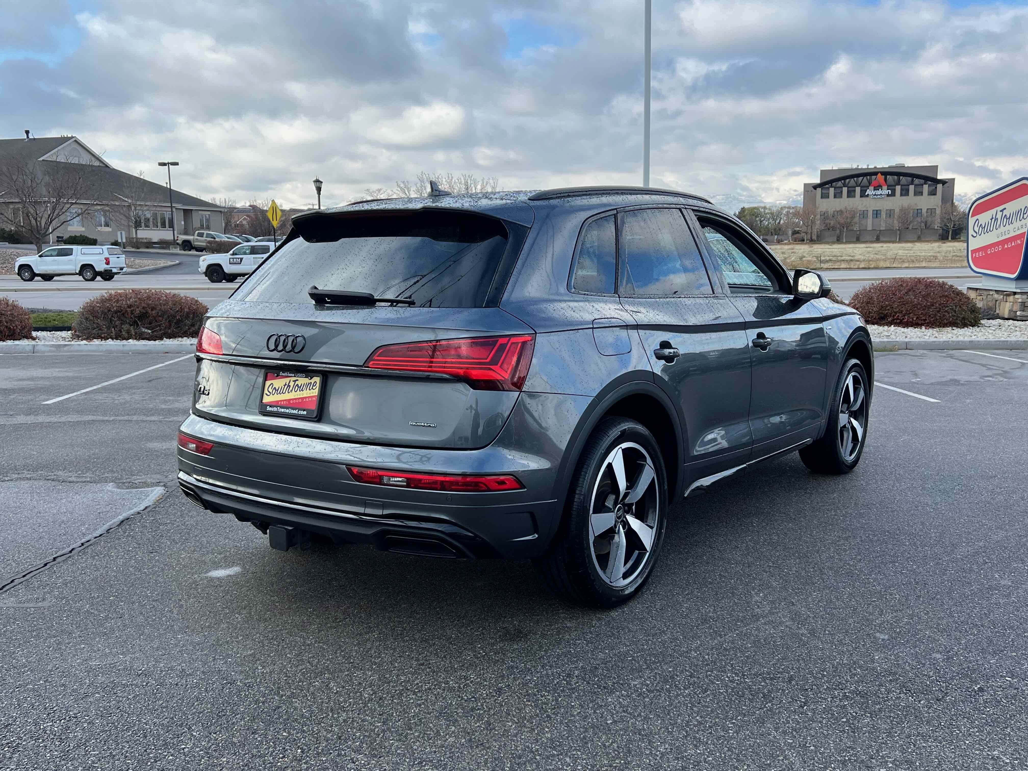 2022 Audi Q5 S line Premium Plus