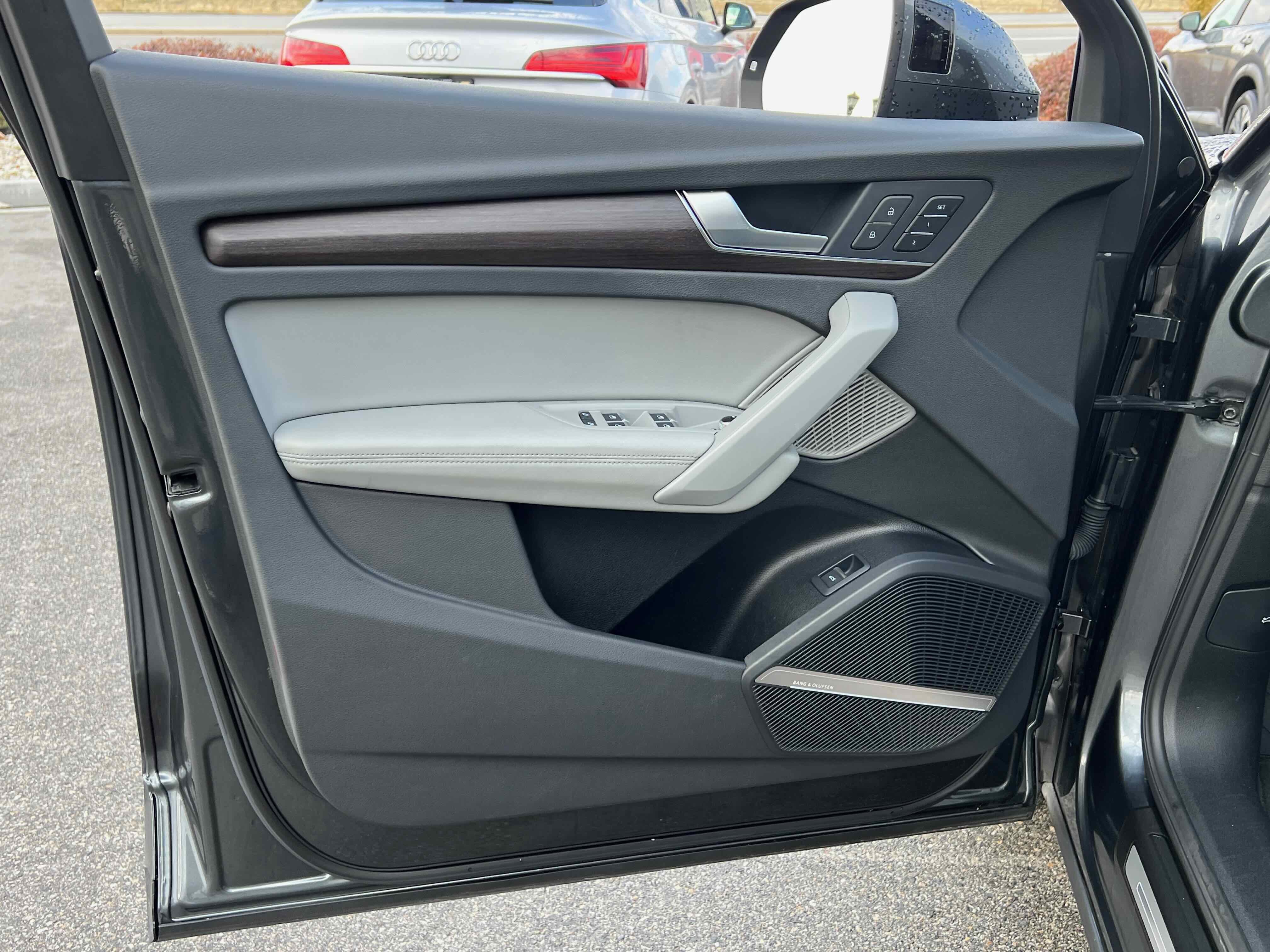 2022 Audi Q5 S line Premium Plus