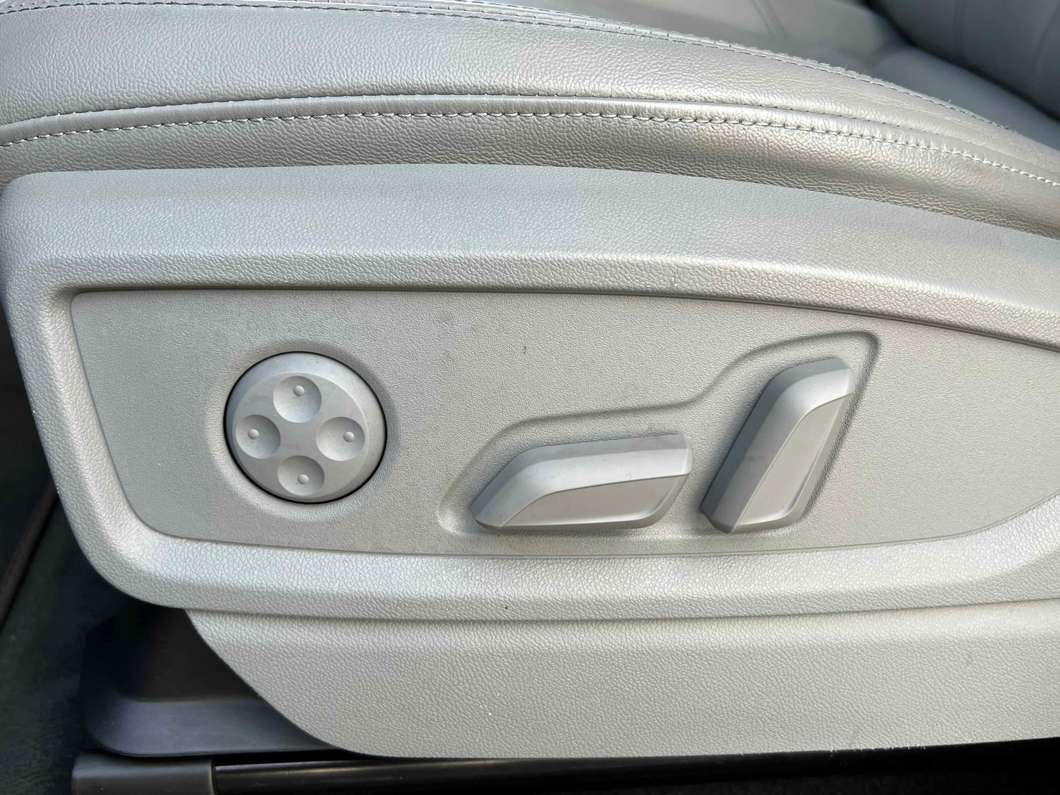 2022 Audi Q5 S line Premium Plus