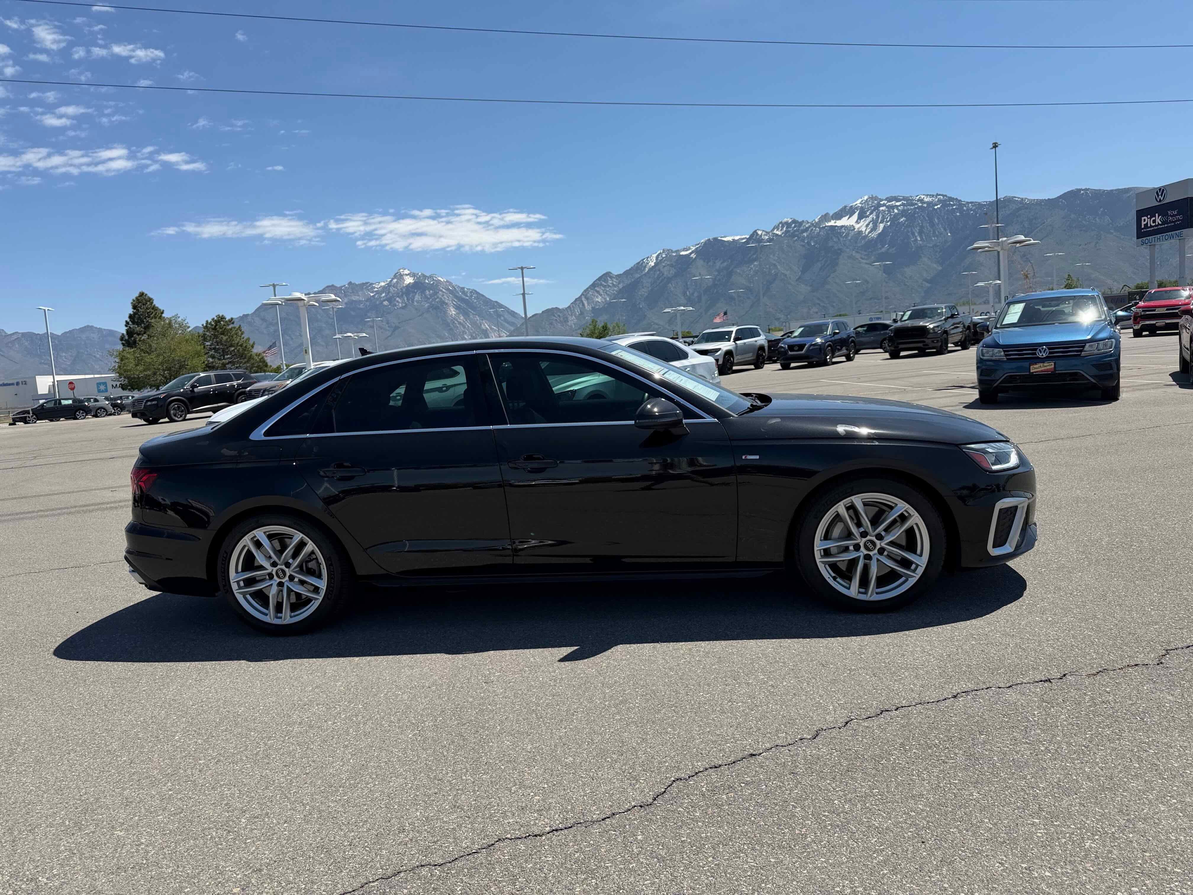 2023 Audi A4 Sedan S line Premium Plus