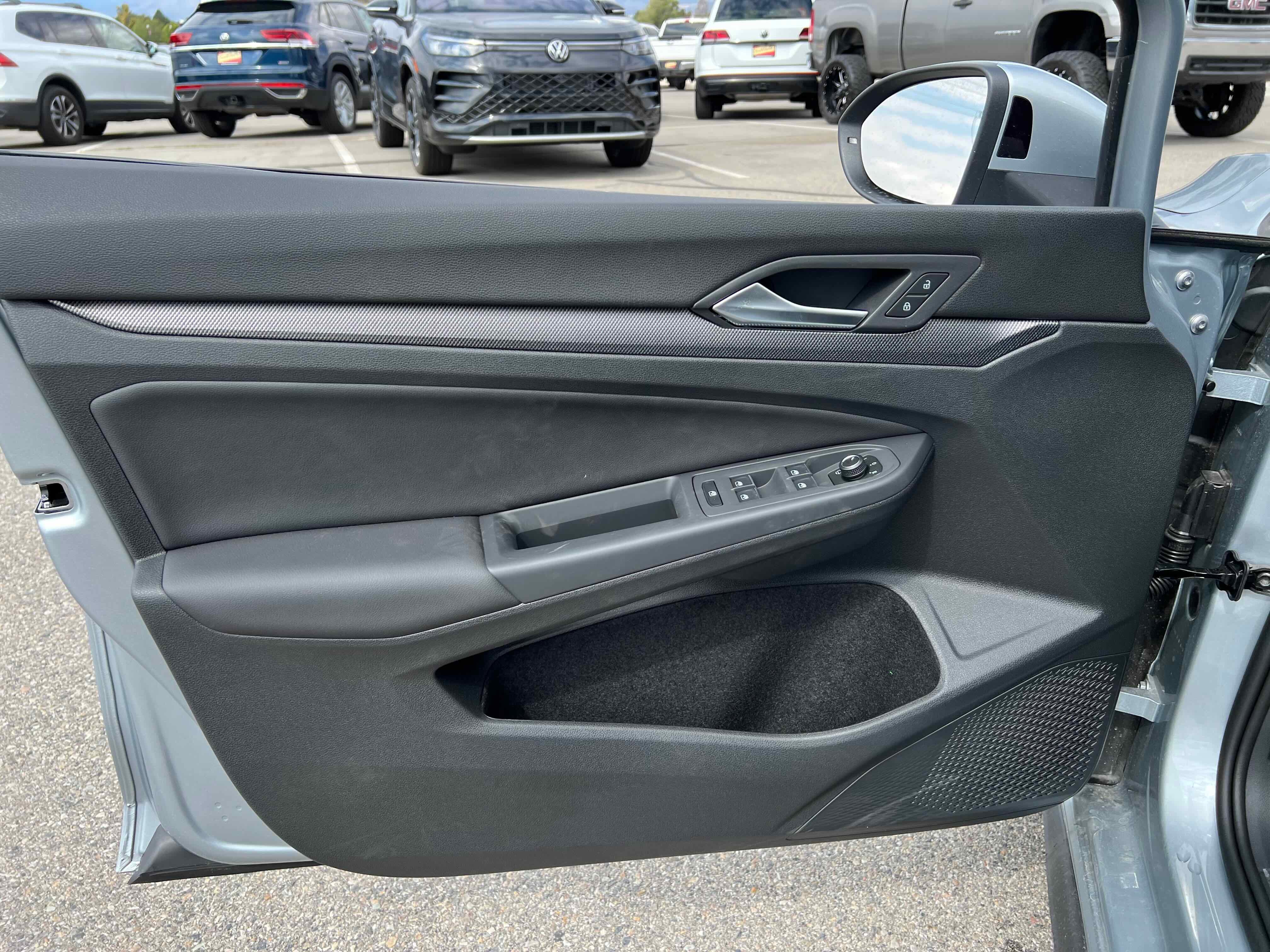 2025 Volkswagen Golf GTI SE