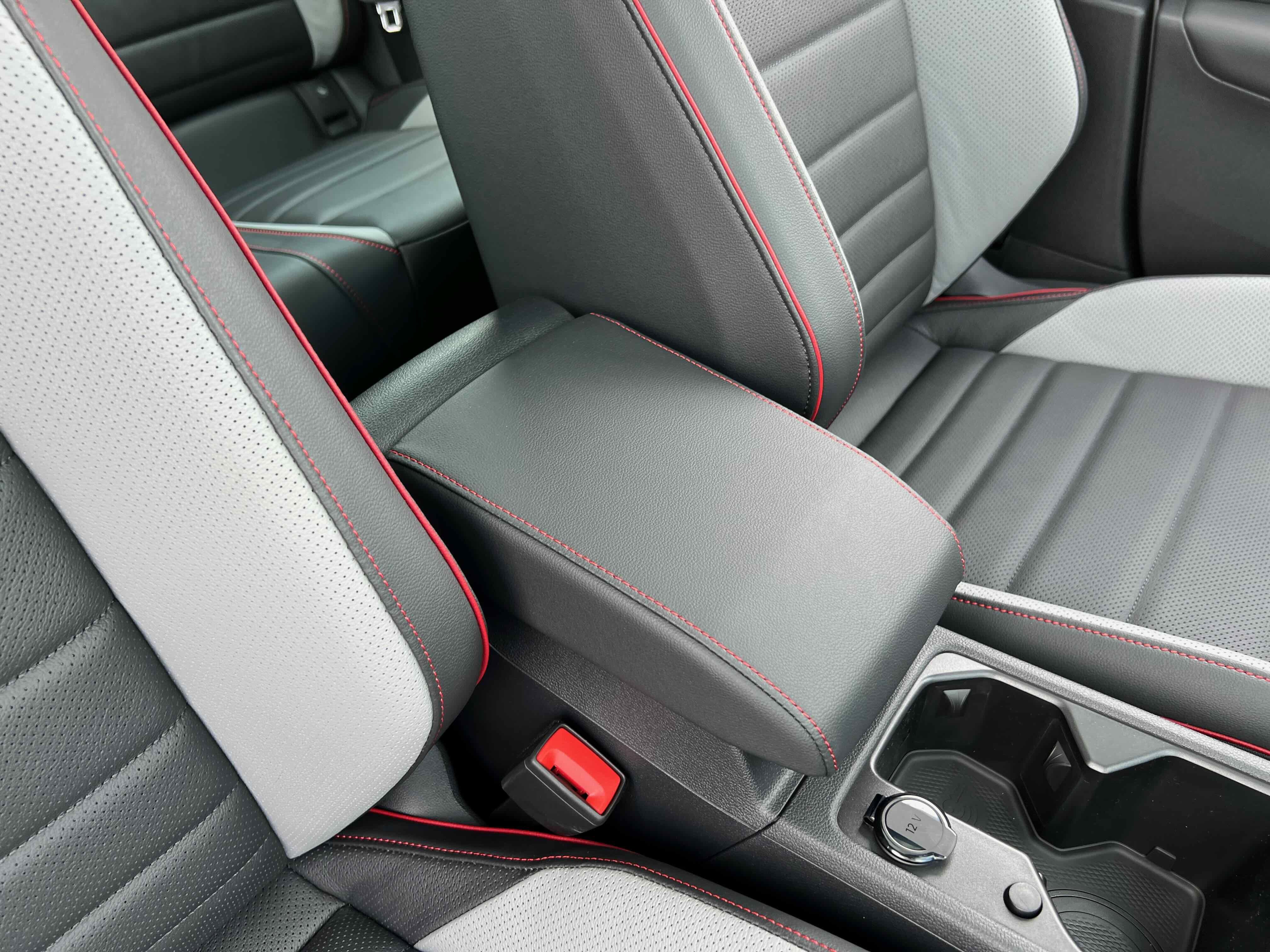 2025 Volkswagen Golf GTI SE