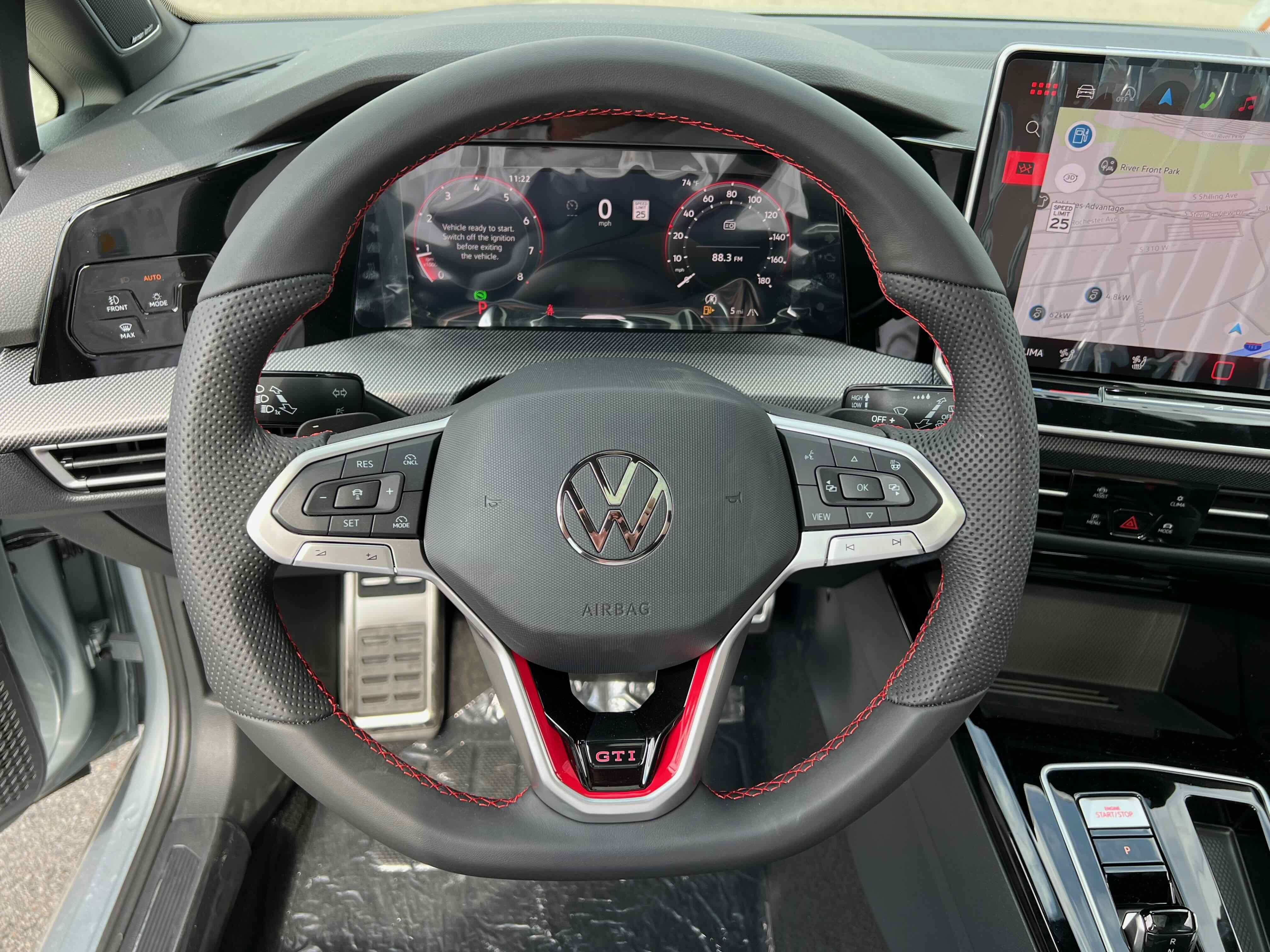 2025 Volkswagen Golf GTI SE