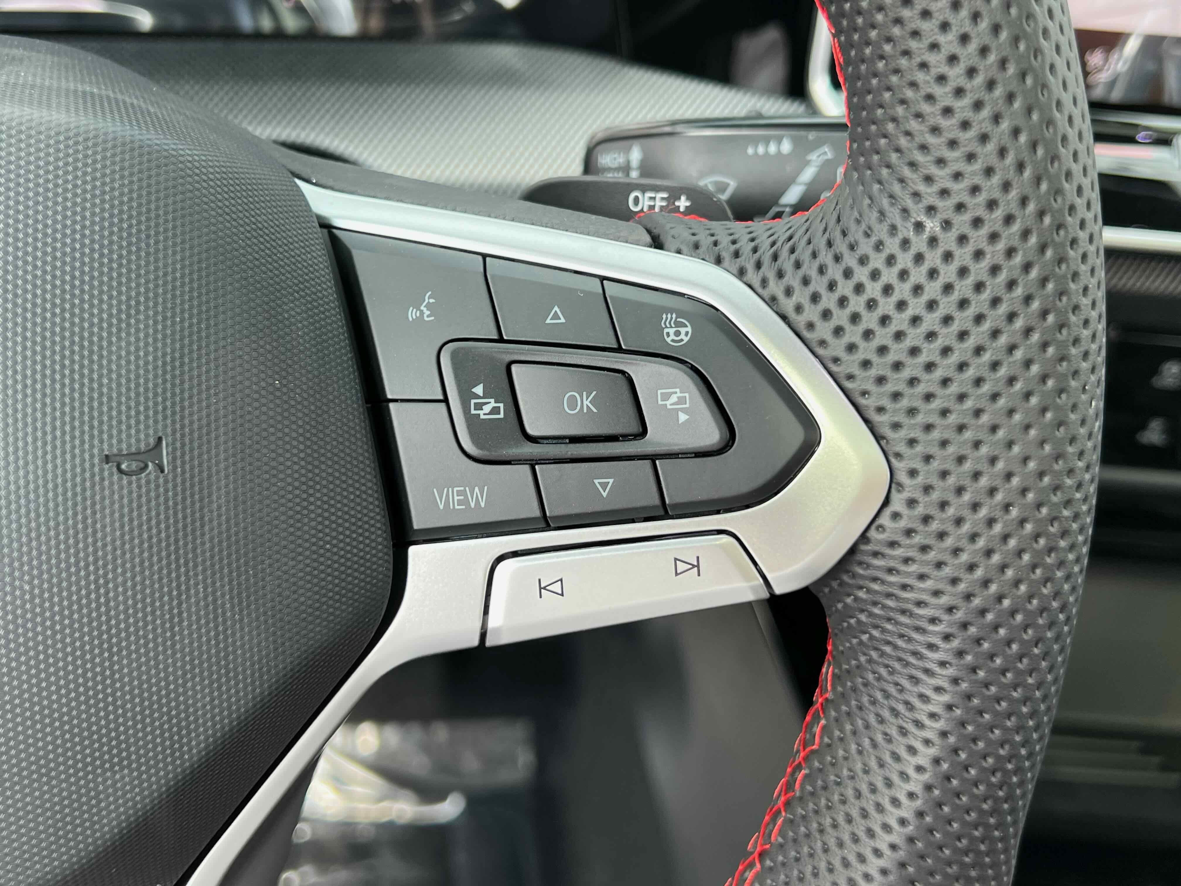 2025 Volkswagen Golf GTI SE