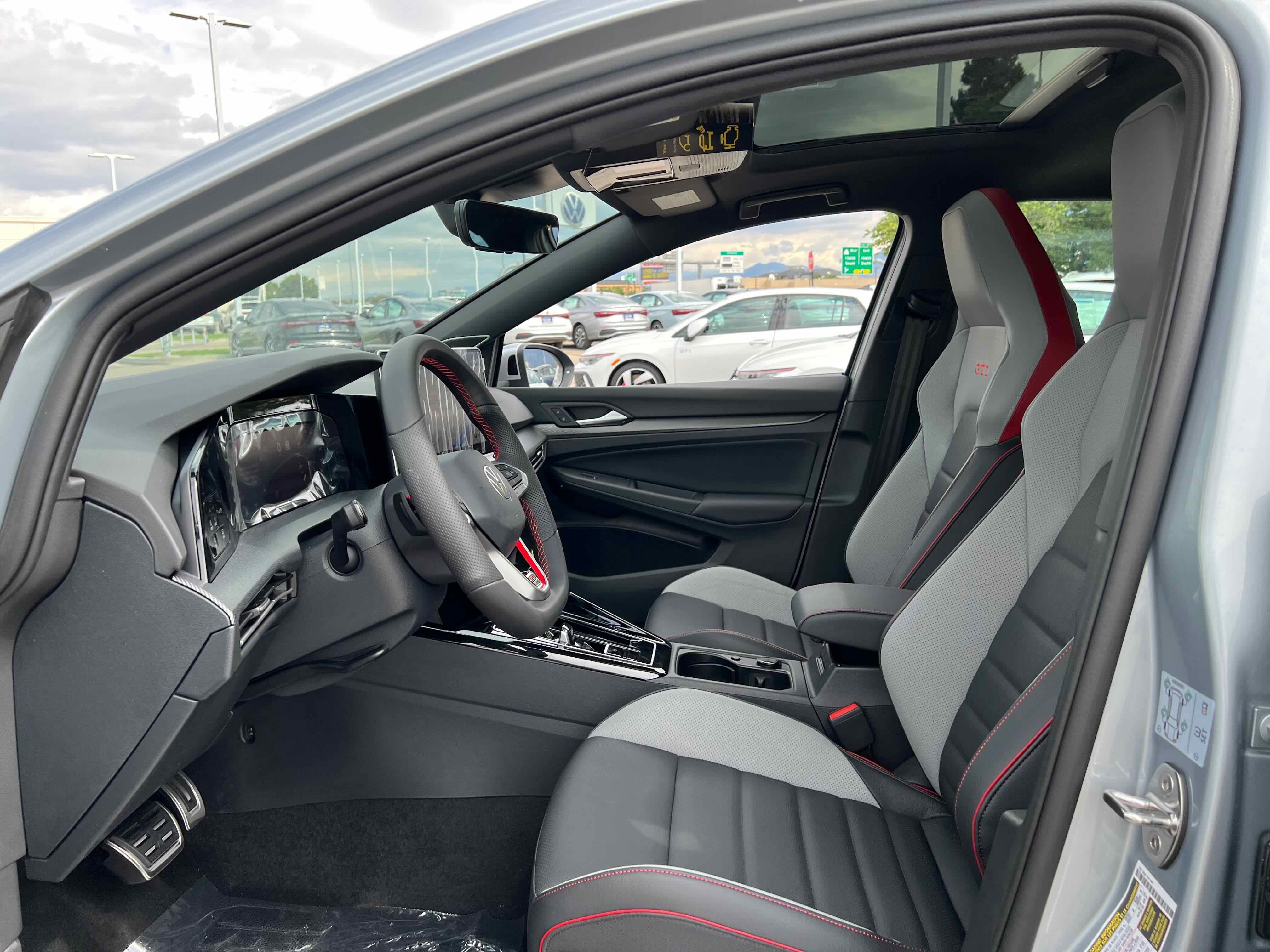 2025 Volkswagen Golf GTI SE