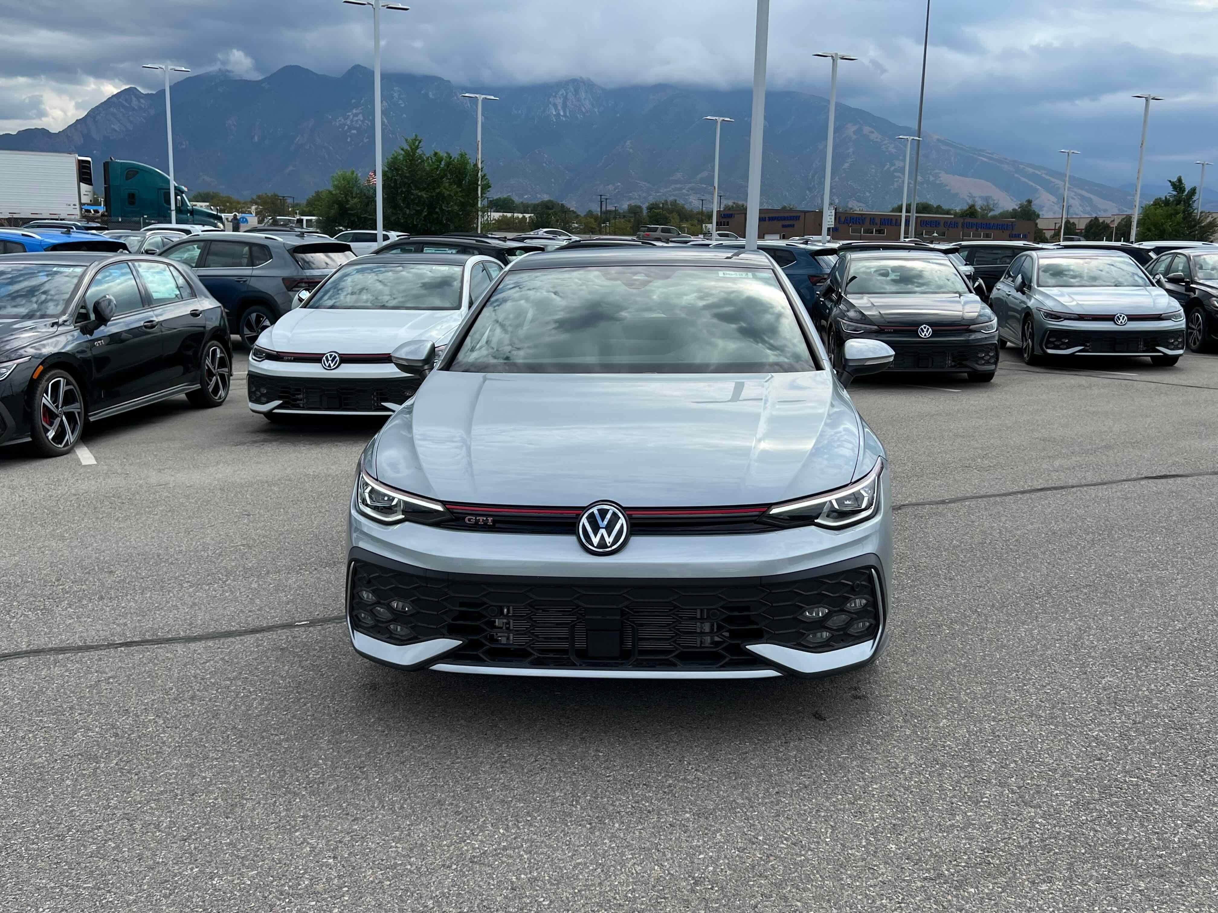 2025 Volkswagen Golf GTI SE