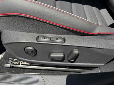 2025 Volkswagen Golf GTI SE