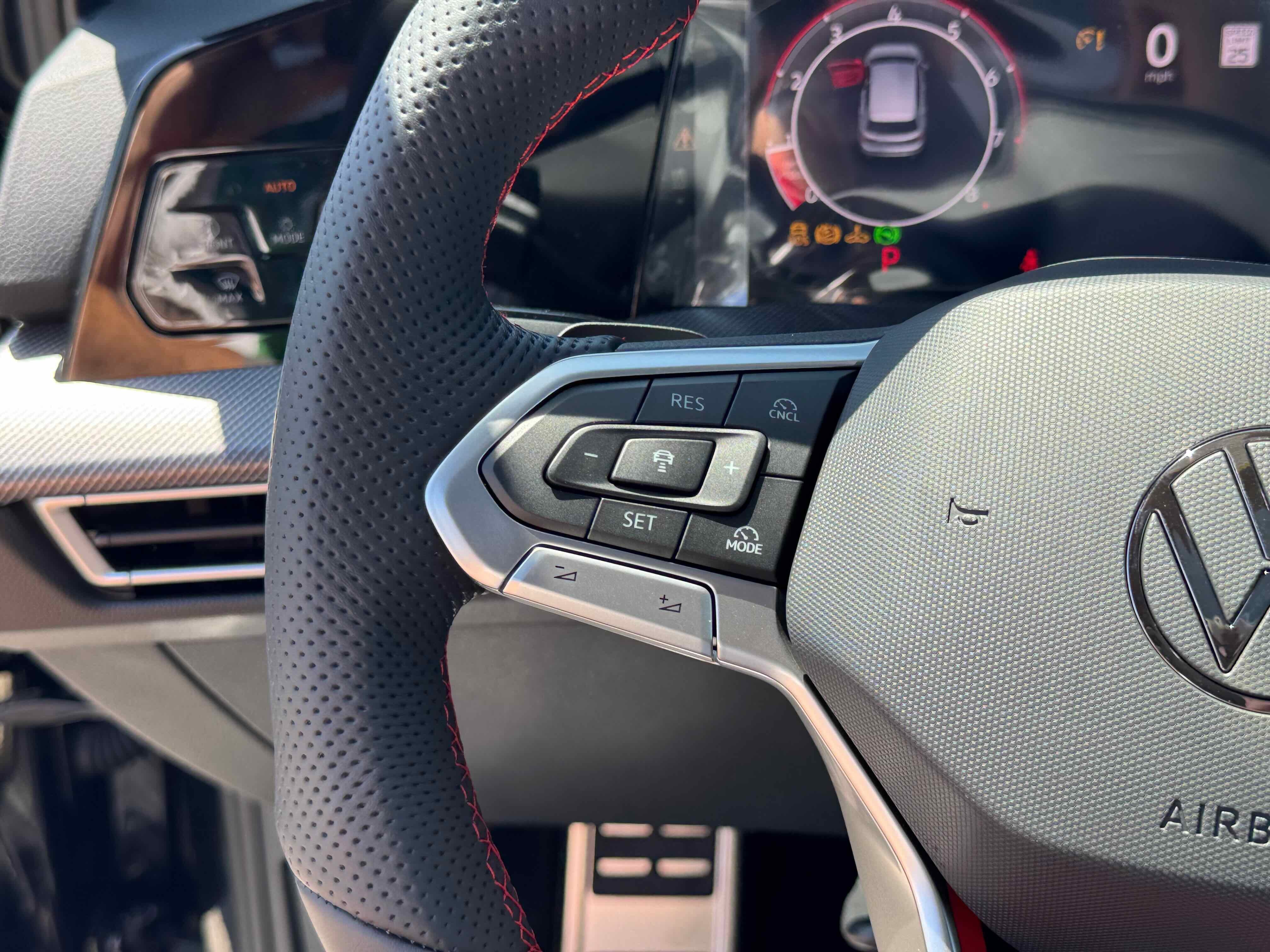 2025 Volkswagen Golf GTI SE